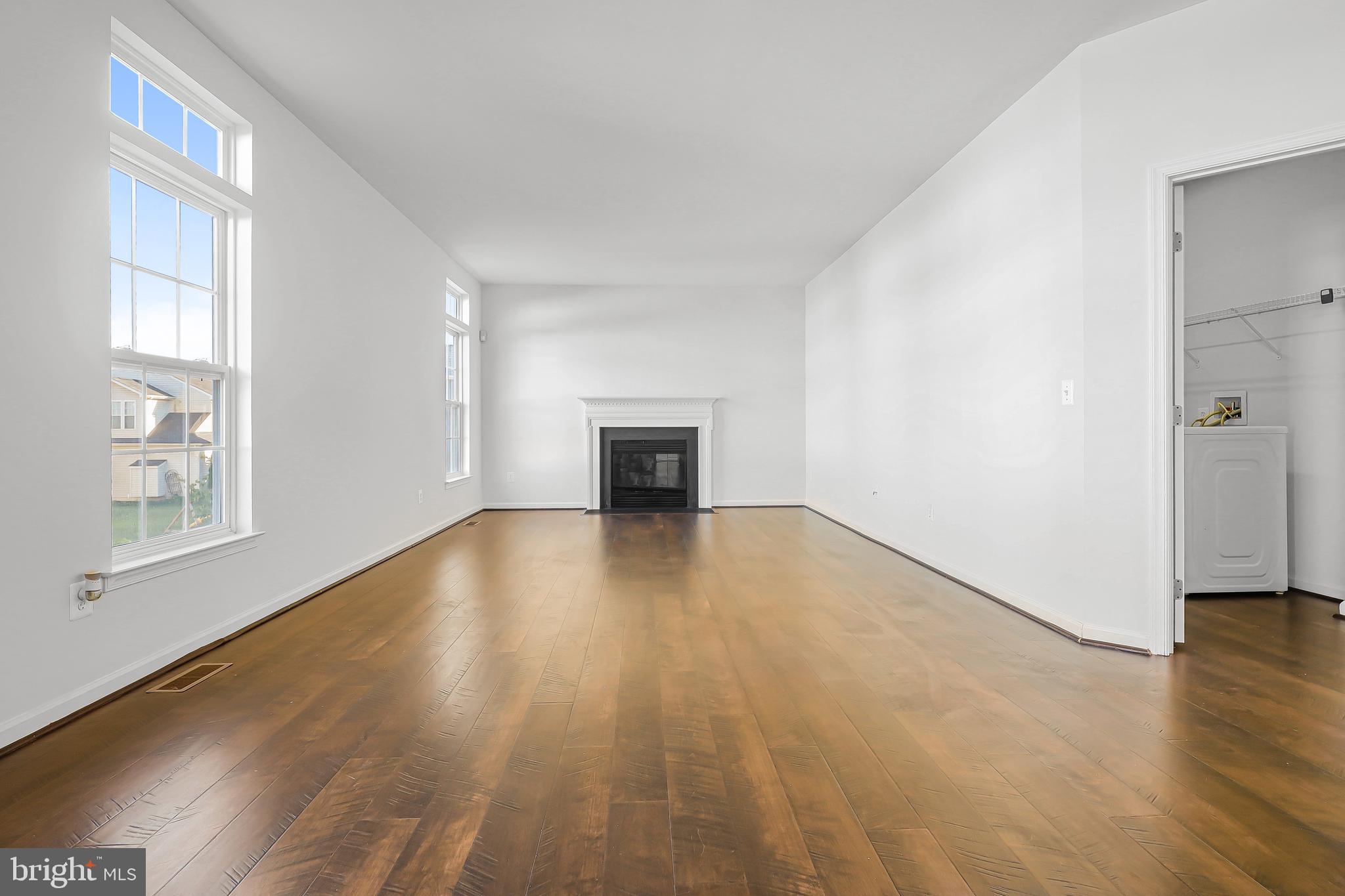 LAKELAND PLACE - Residential