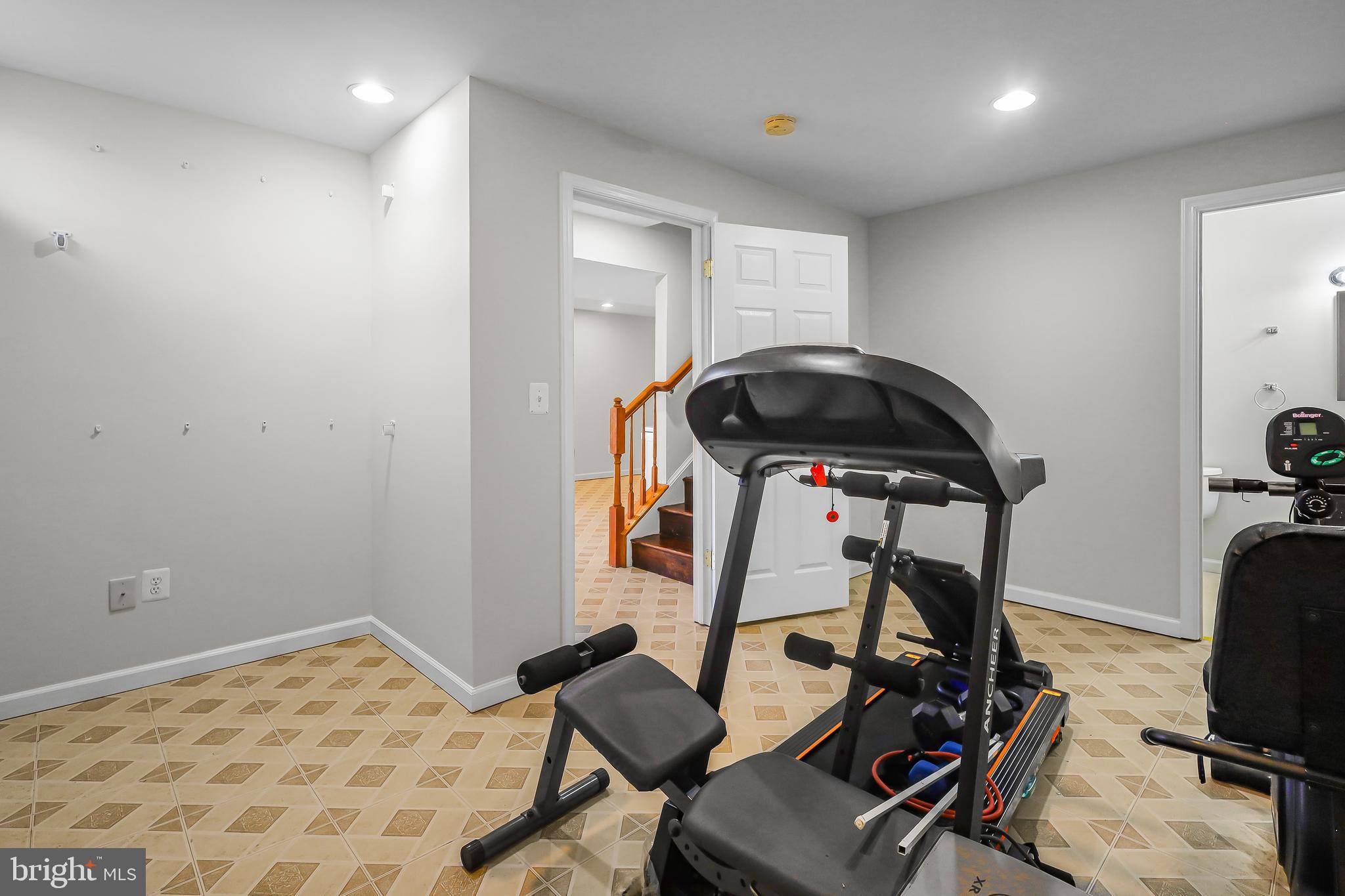 LAKELAND PLACE - Residential