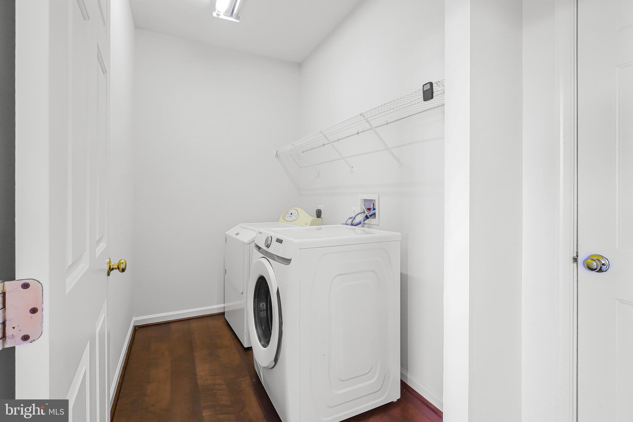 LAKELAND PLACE - Residential