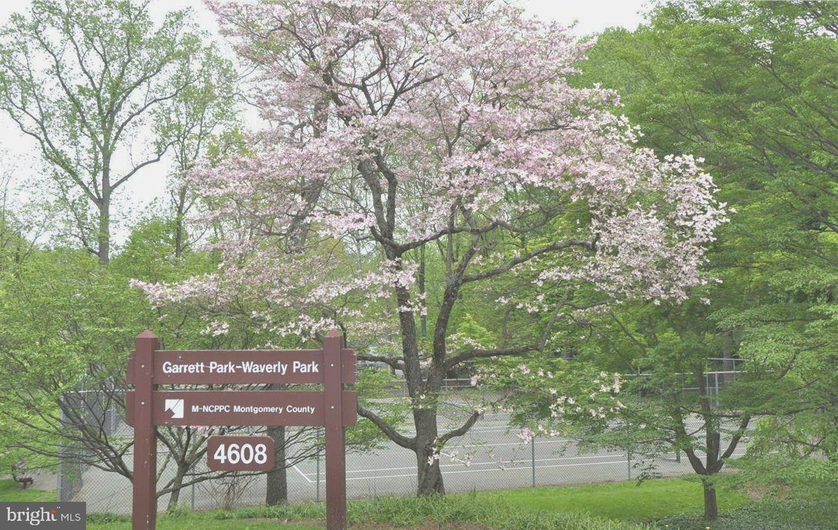 PARKSIDE CONDOMINIUMS - Residential