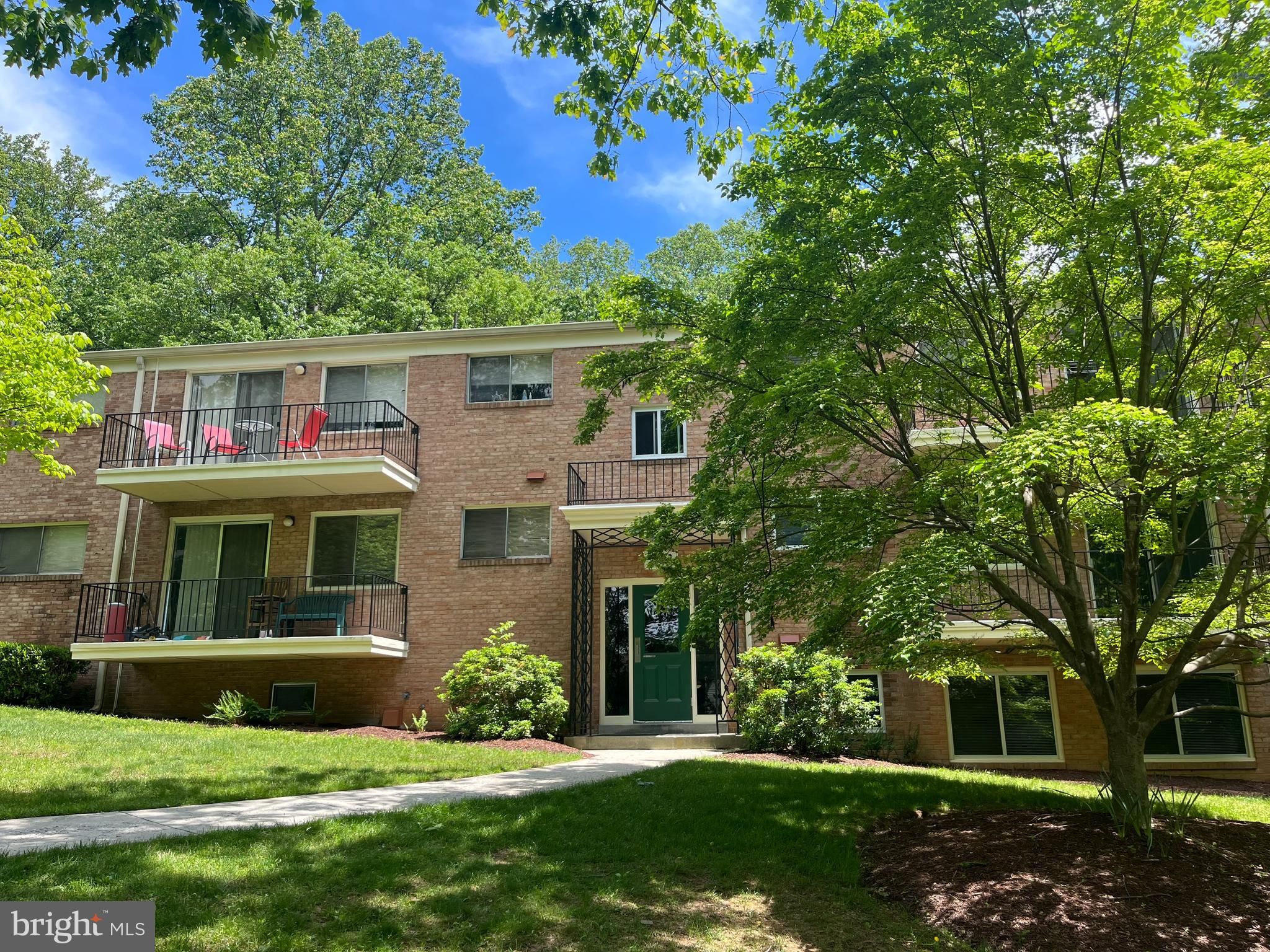 10518 WEYMOUTH STREET 204