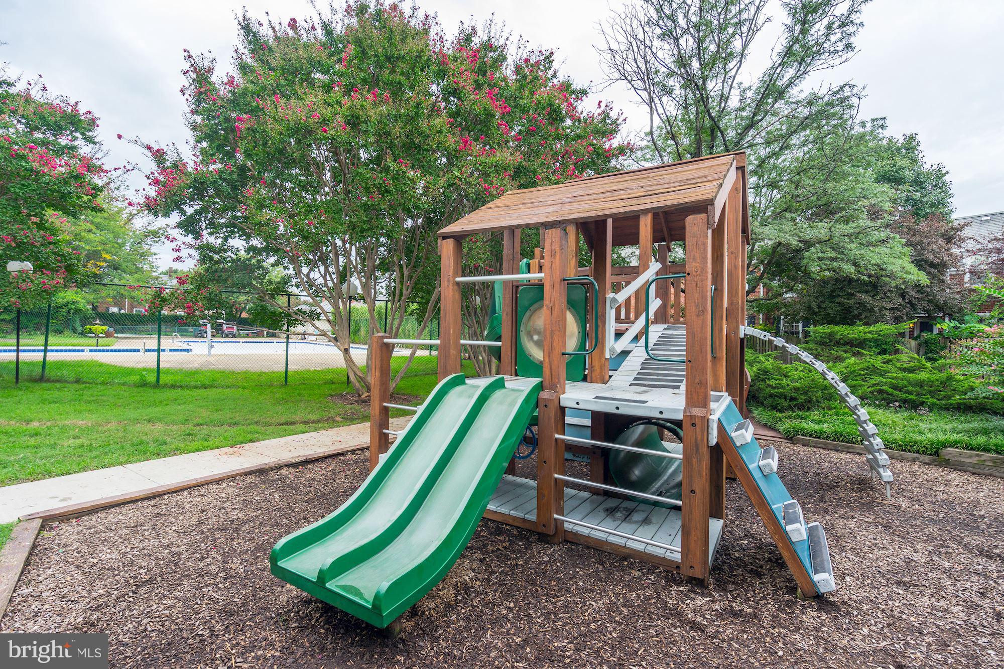 FAIRLINGTON ARBORS - Residential