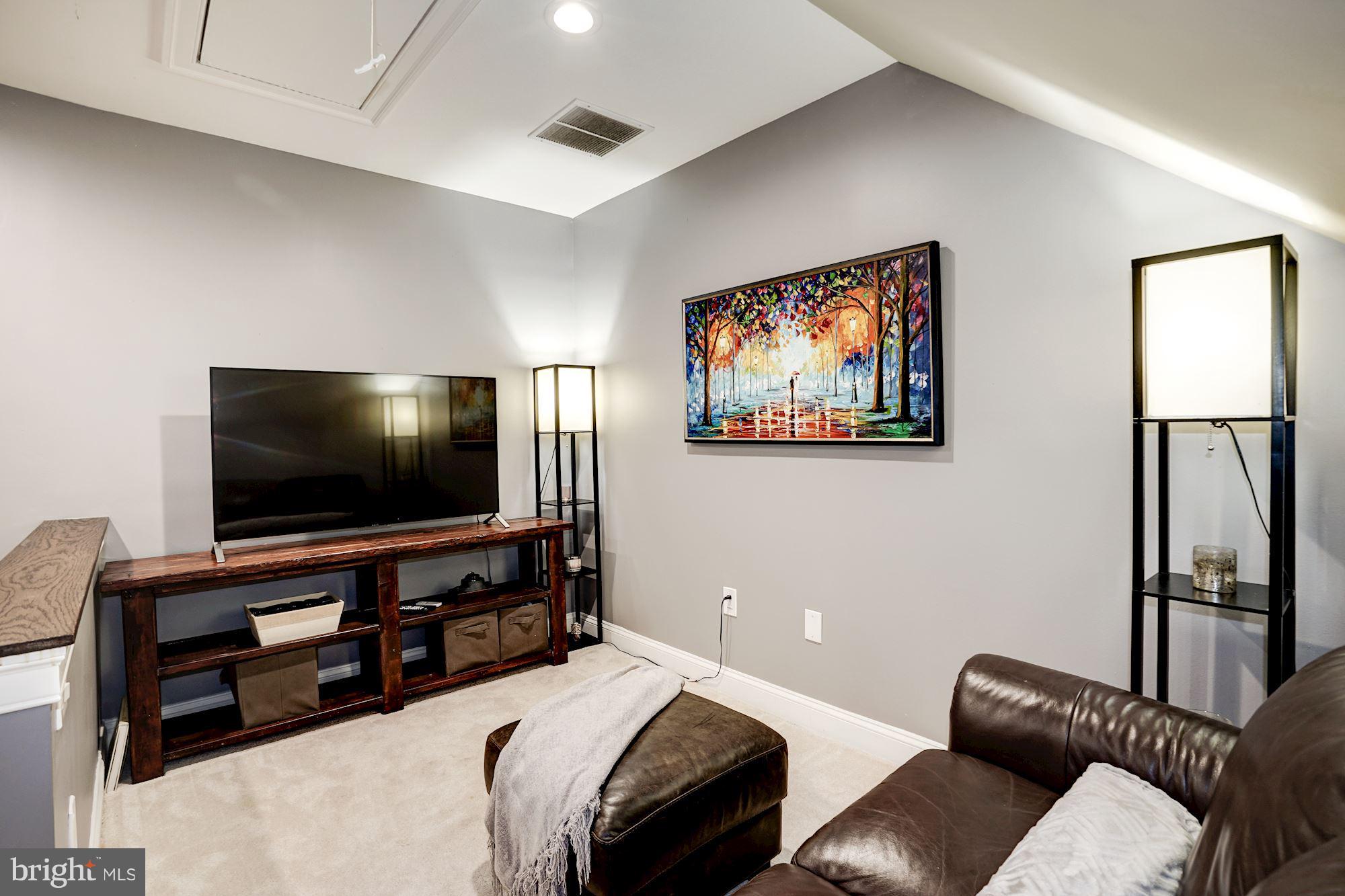 FAIRLINGTON ARBORS - Residential