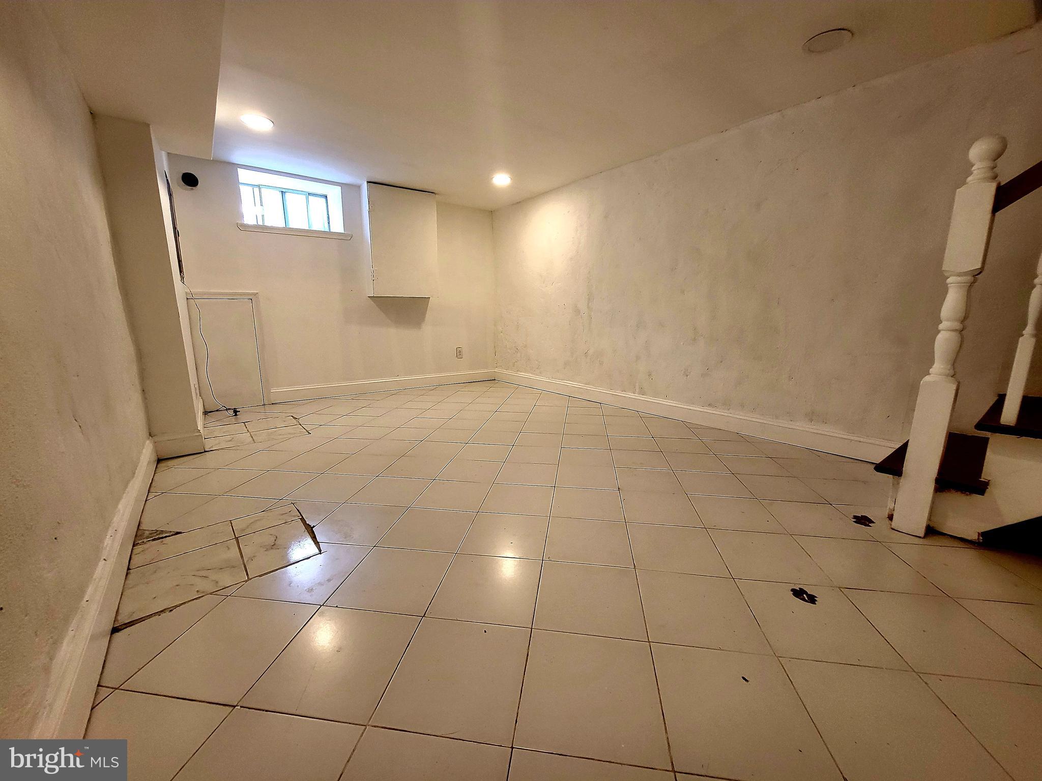 EAST KENSINGTON - Residential