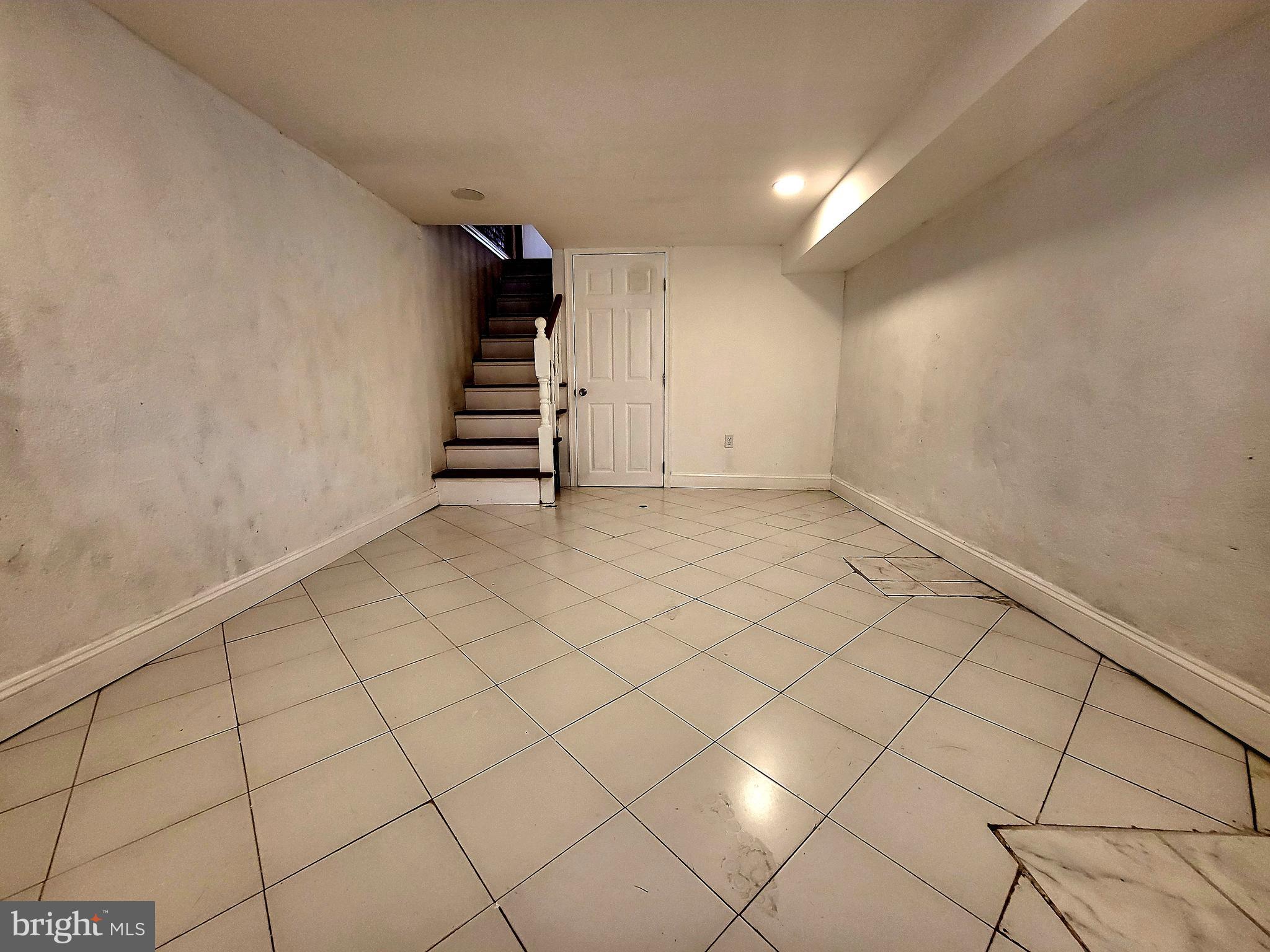 EAST KENSINGTON - Residential