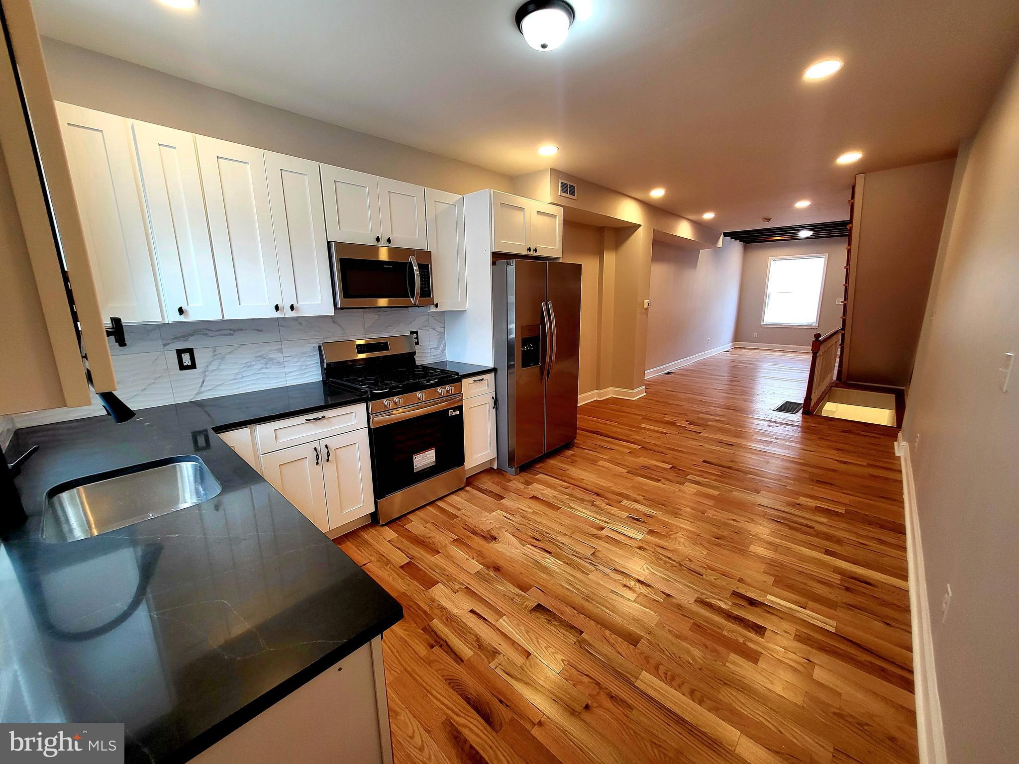 EAST KENSINGTON - Residential