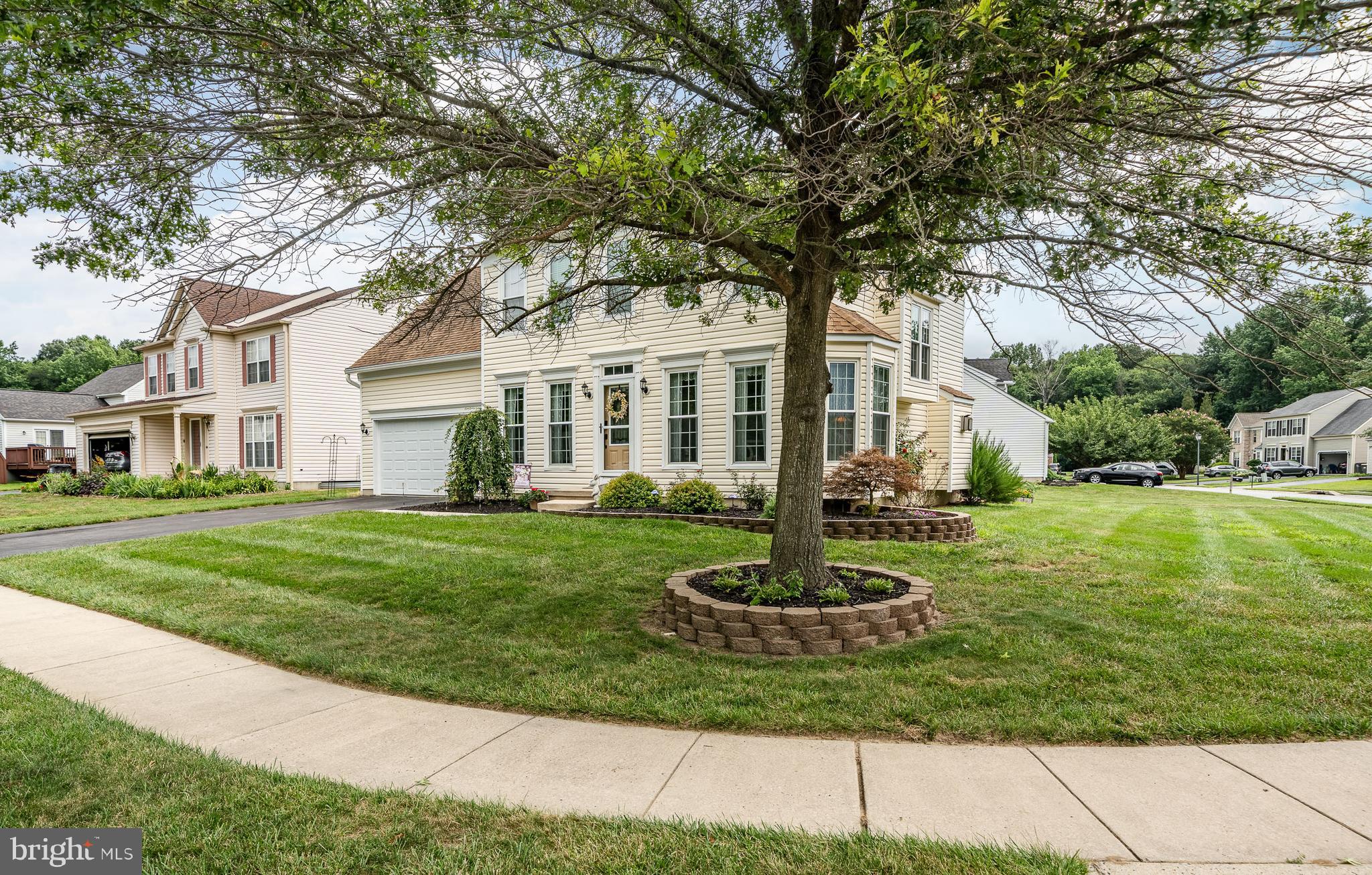 9 E HAWTHORNE DRIVE
