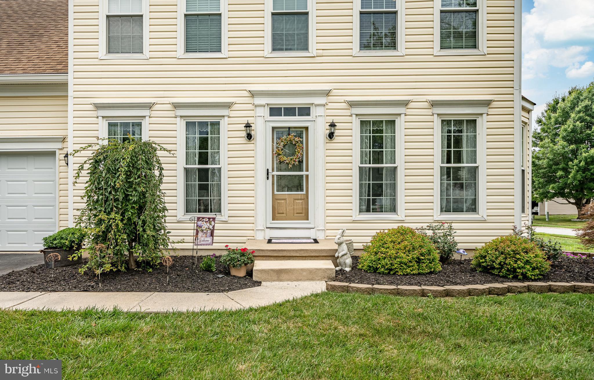 9 E HAWTHORNE DRIVE
