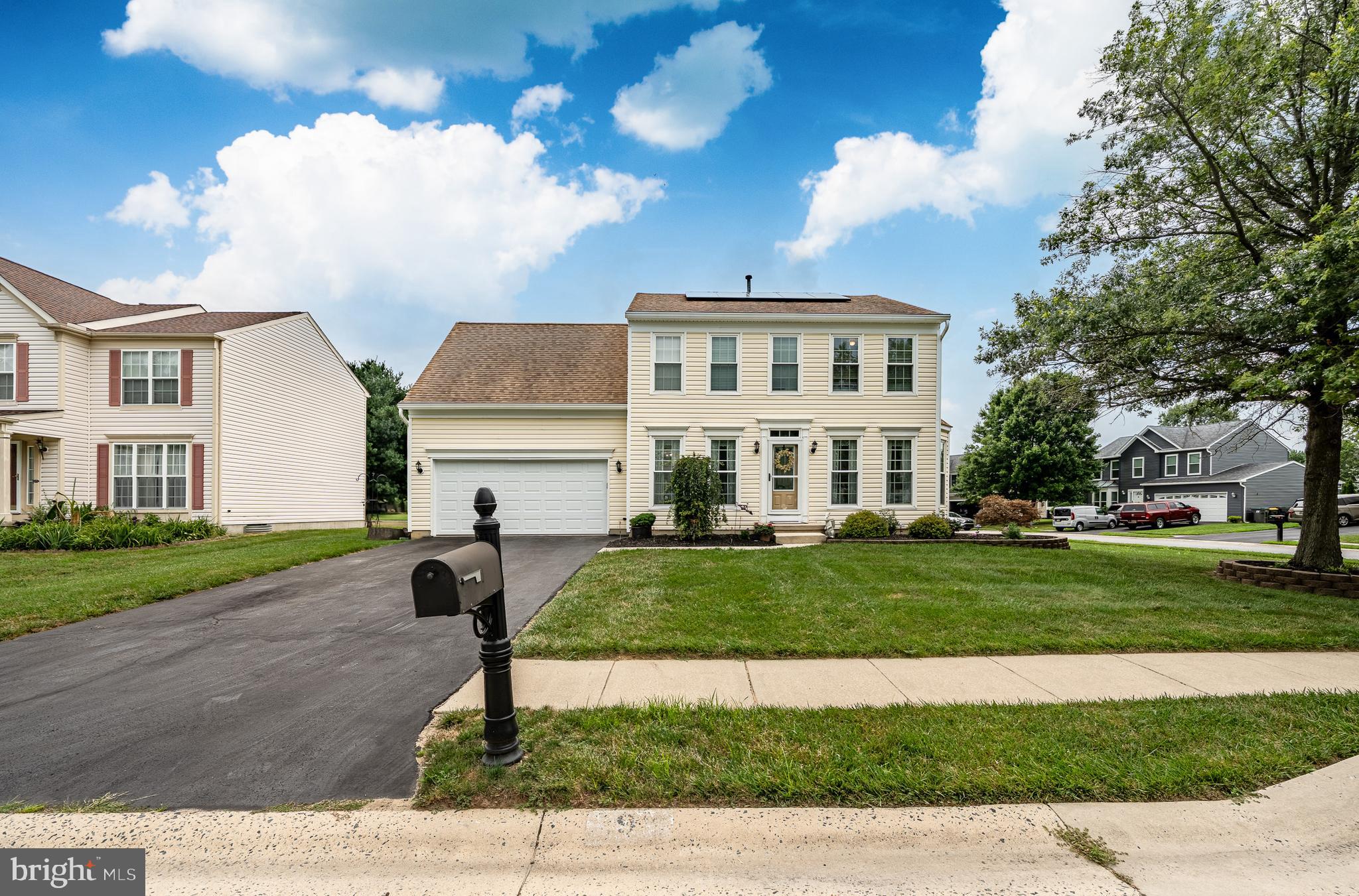 9 E HAWTHORNE DRIVE