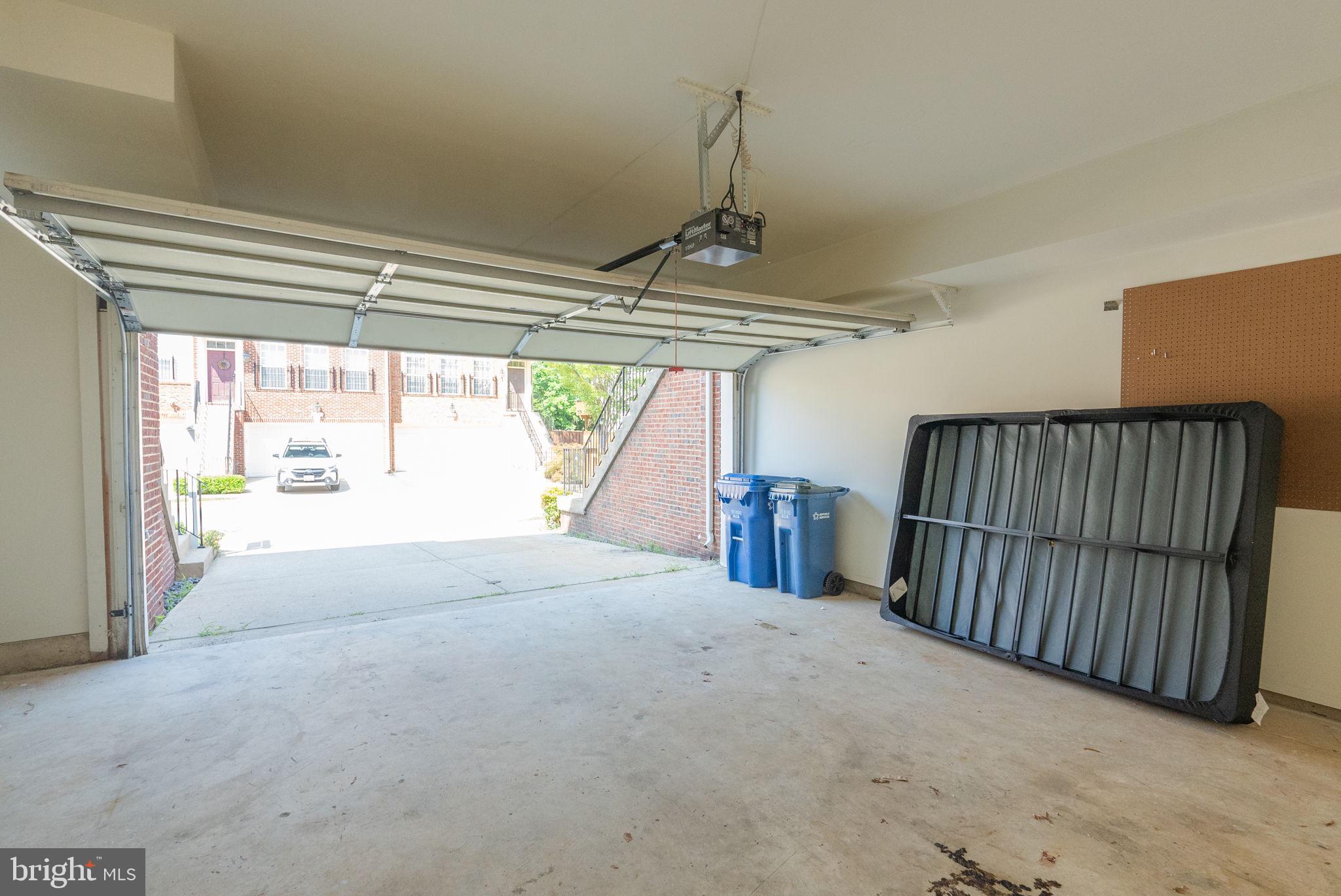 8557 WYNGATE MANOR COURT