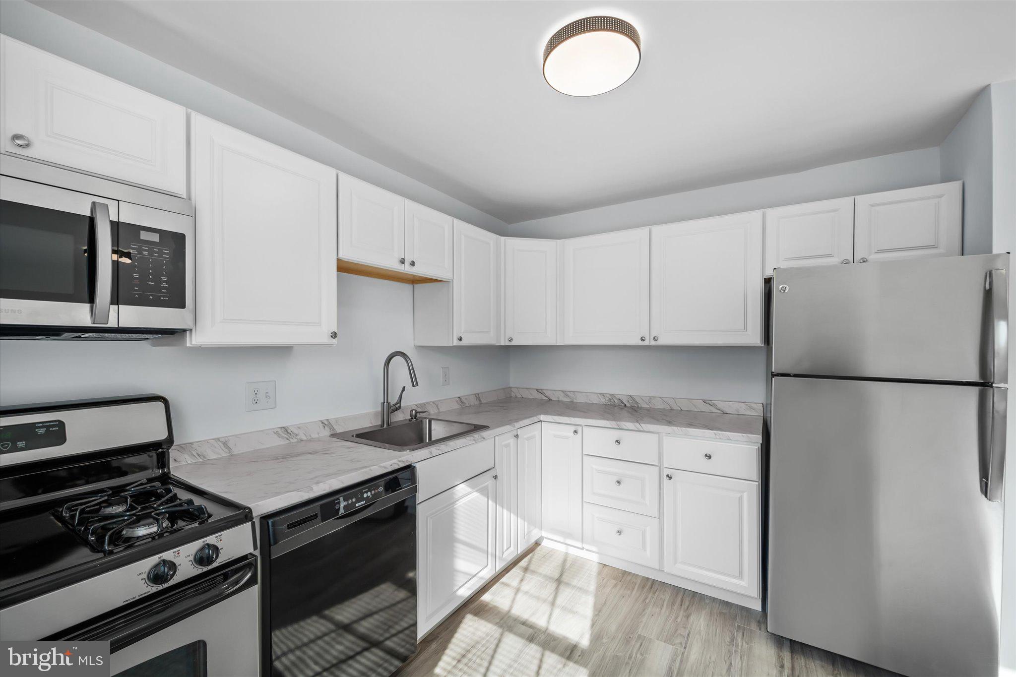 BELLE VIEW CONDOMINIUMS - Residential