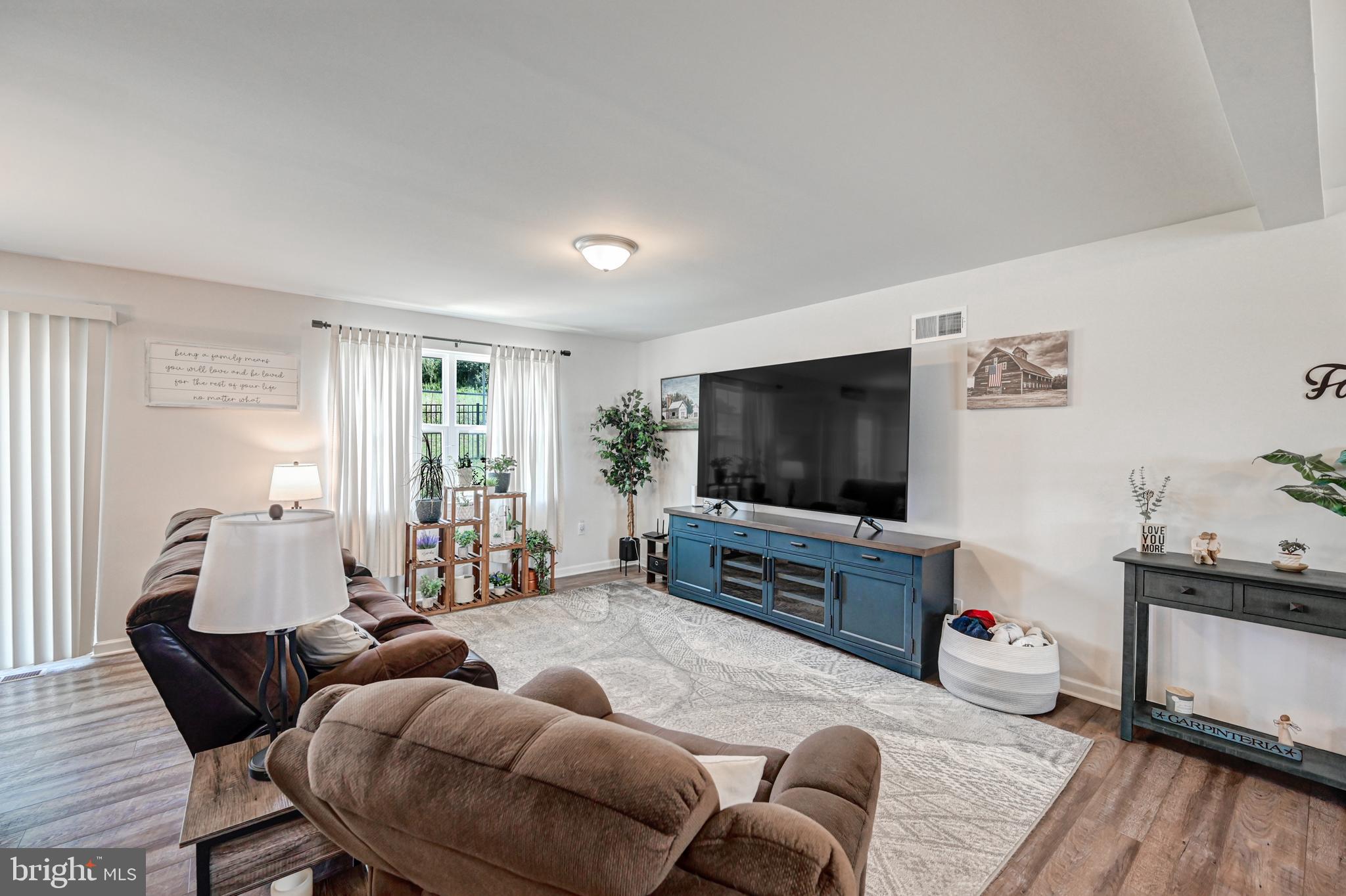 FARM LANE ESTATES - Residential