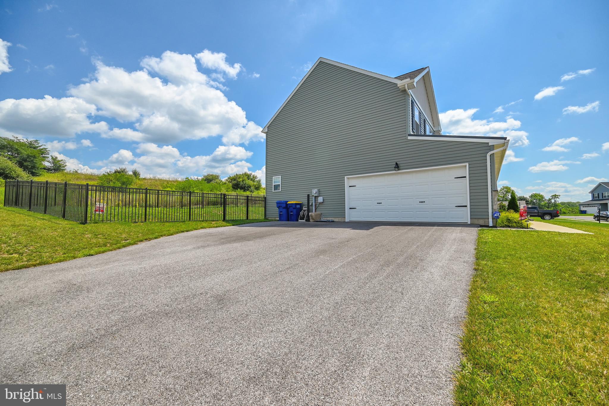 FARM LANE ESTATES - Residential