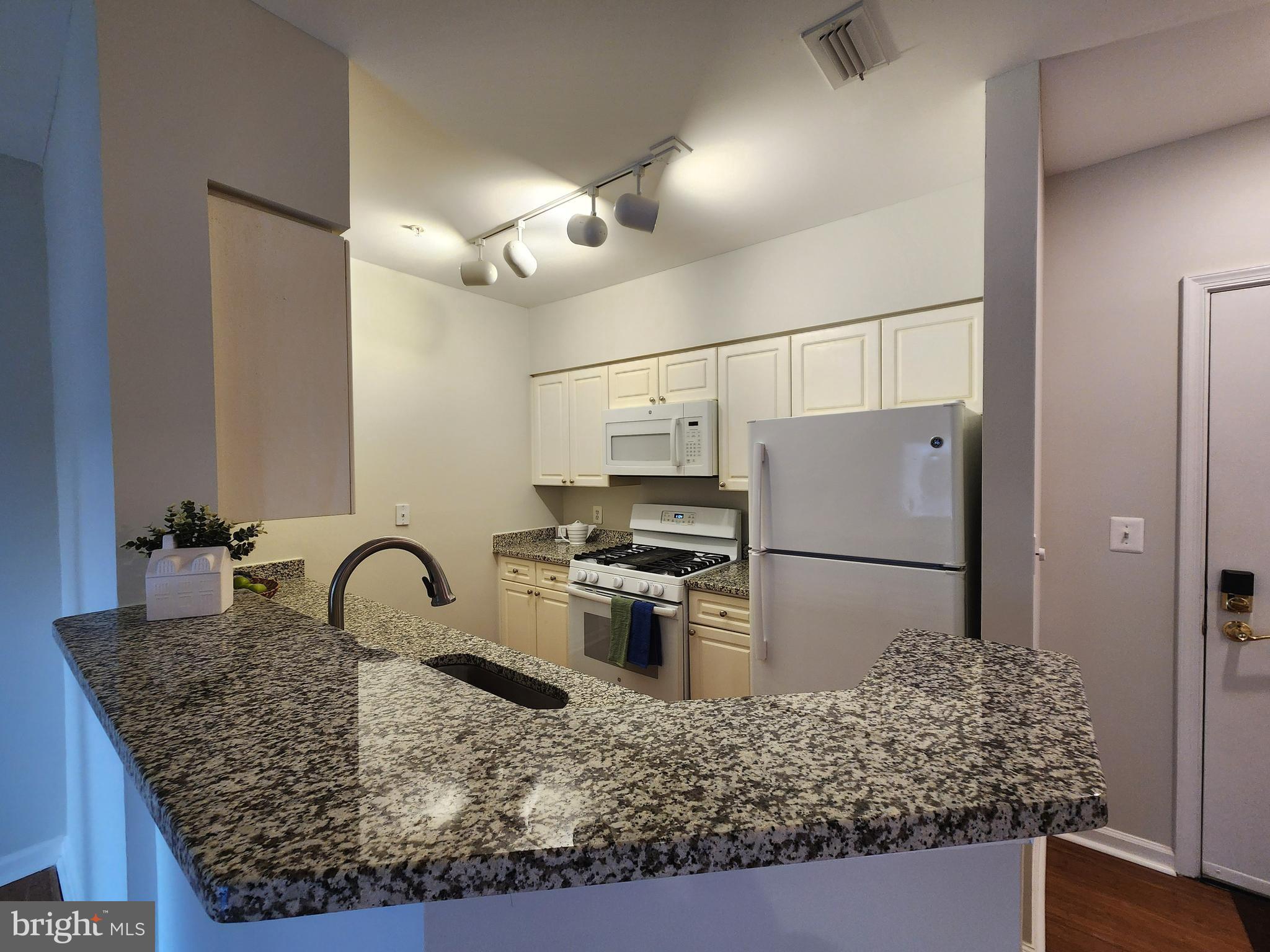 WORLDGATE CONDO - Residential Lease