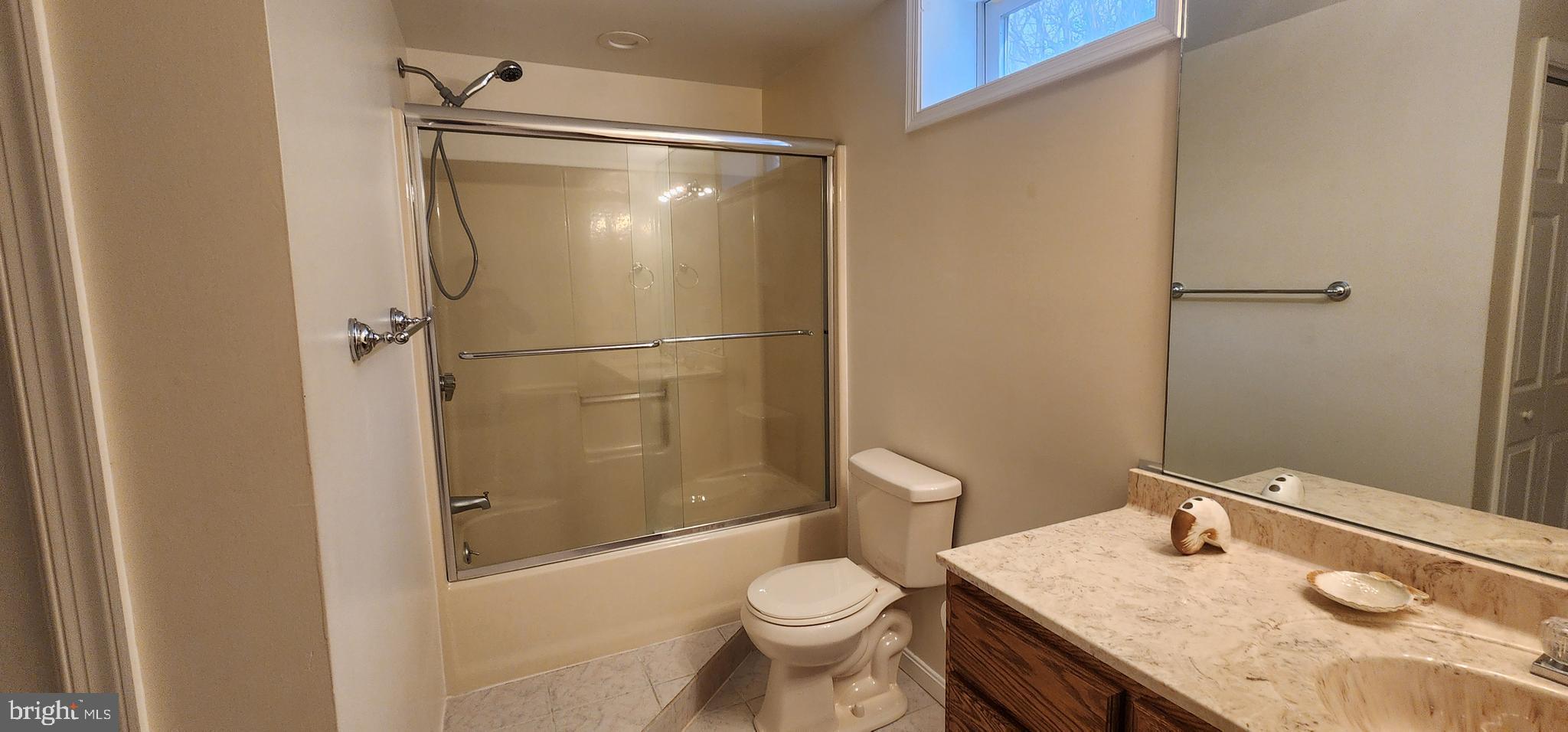 HARTLAKE ESTATES - Residential Lease