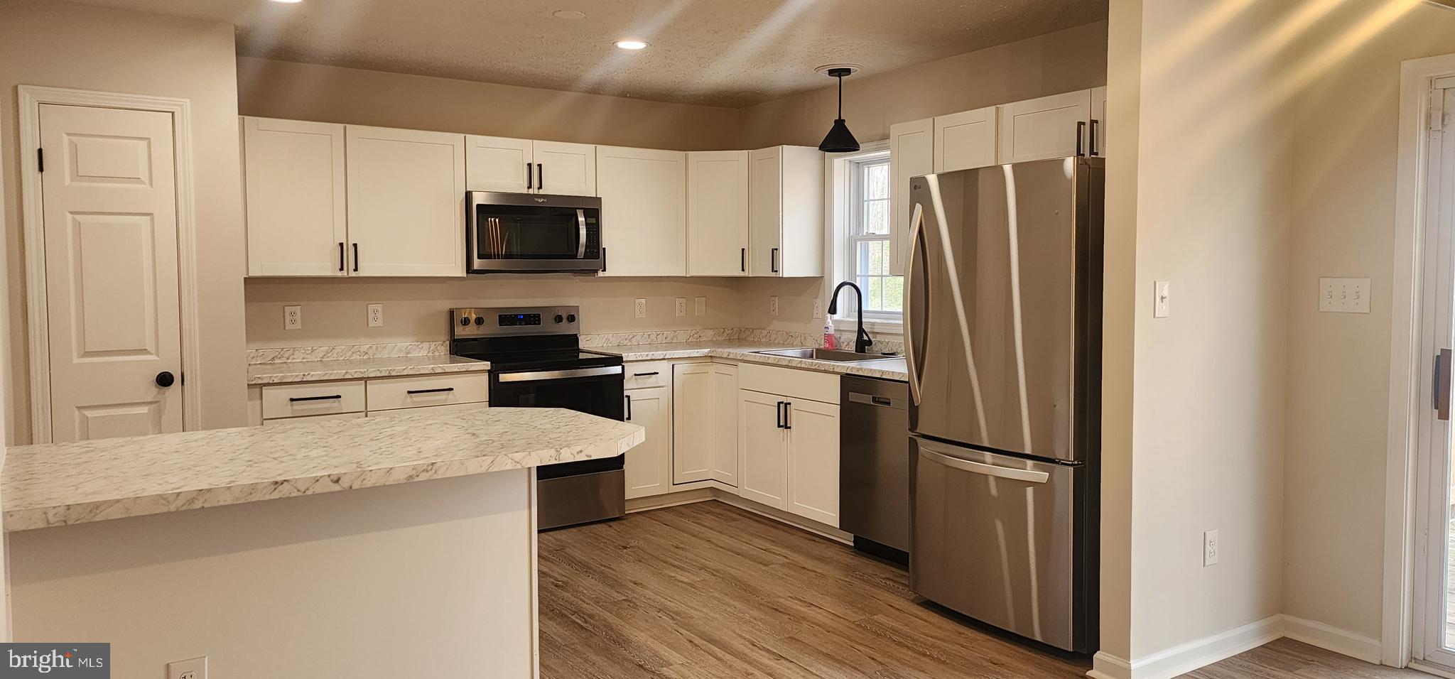 HARTLAKE ESTATES - Residential Lease