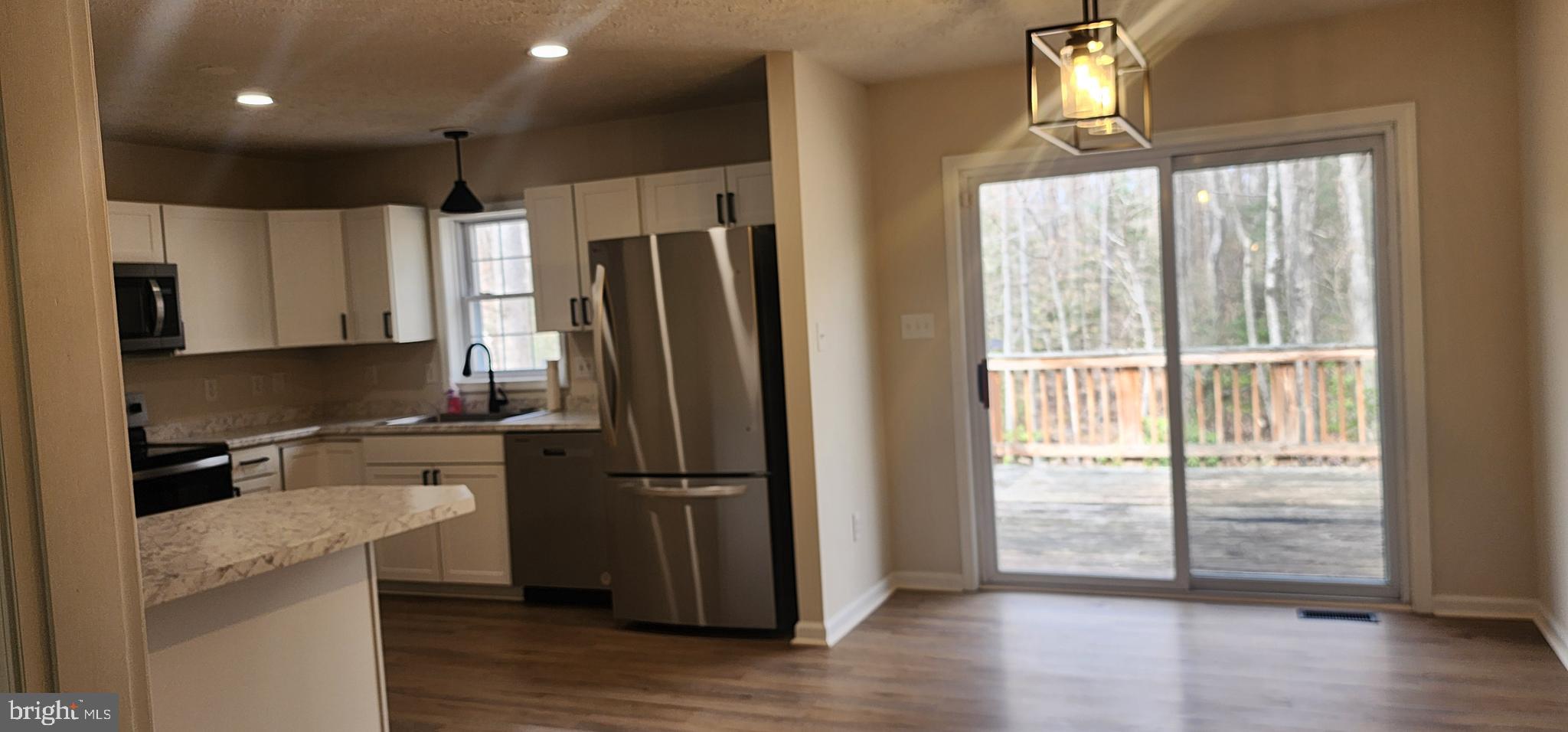 HARTLAKE ESTATES - Residential Lease