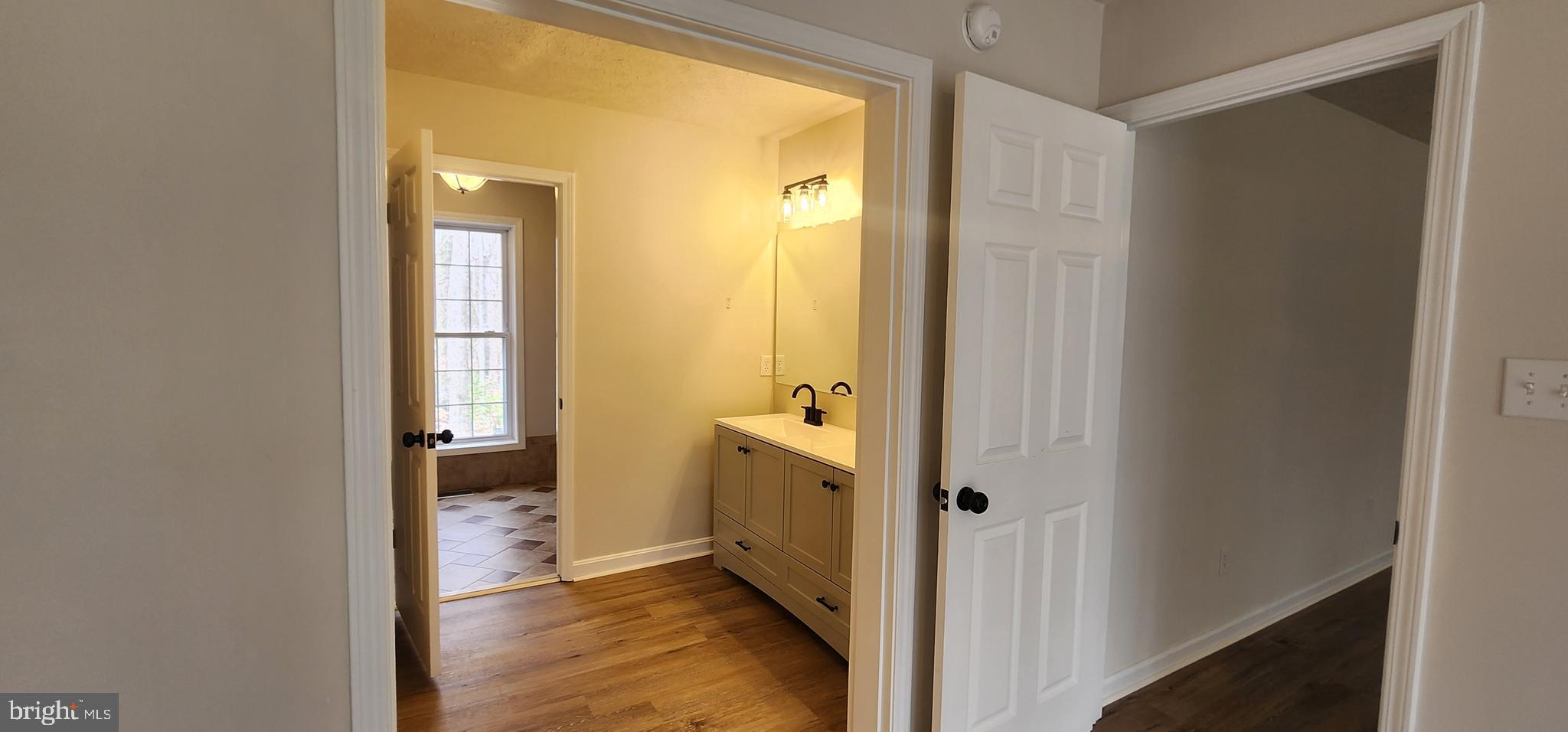 HARTLAKE ESTATES - Residential Lease