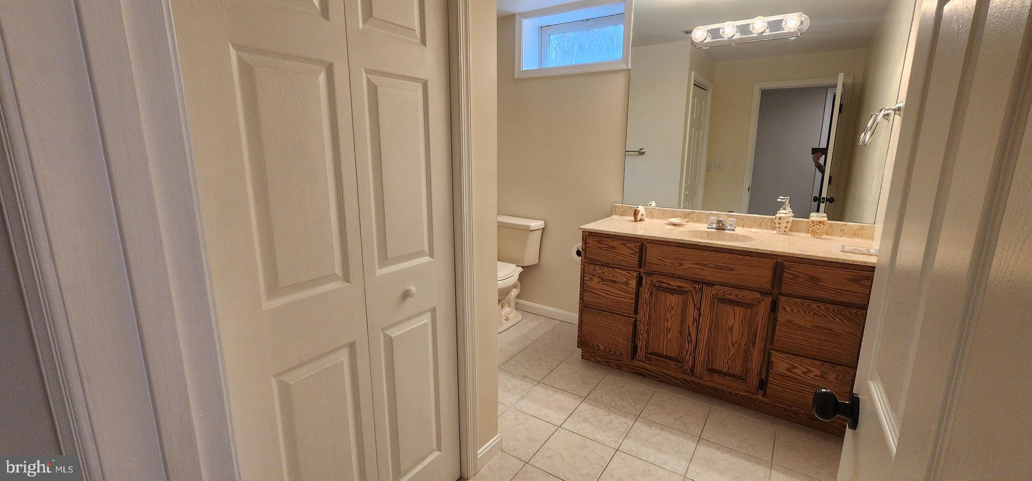 HARTLAKE ESTATES - Residential Lease