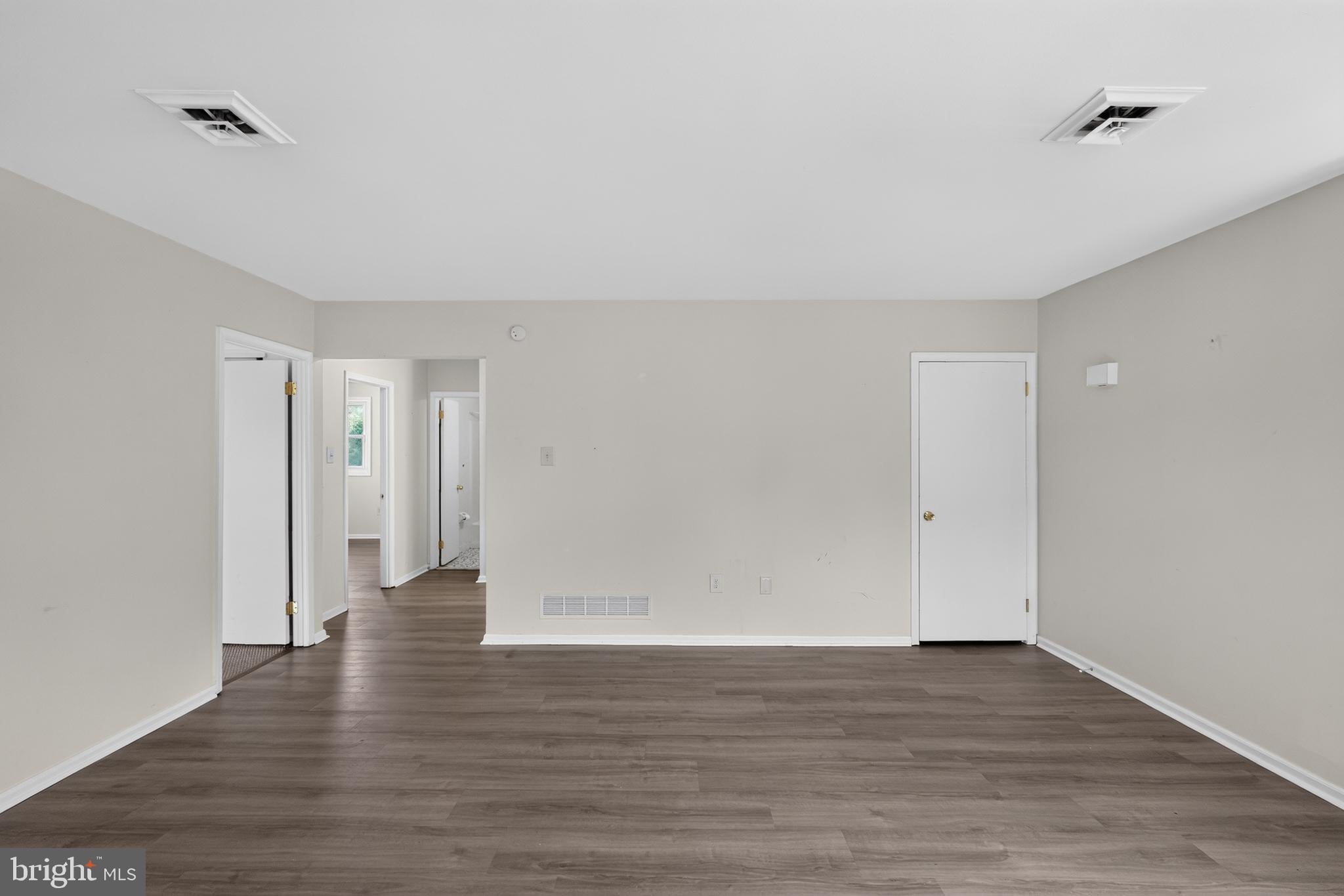 111 HUNTER WAY