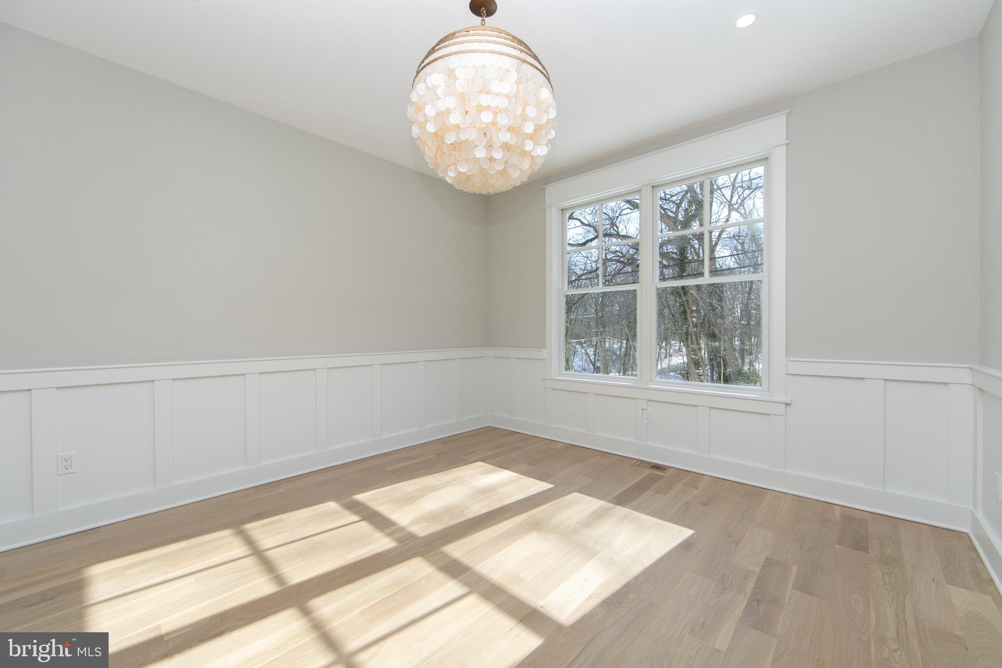 121 REILLYWOOD AVENUE