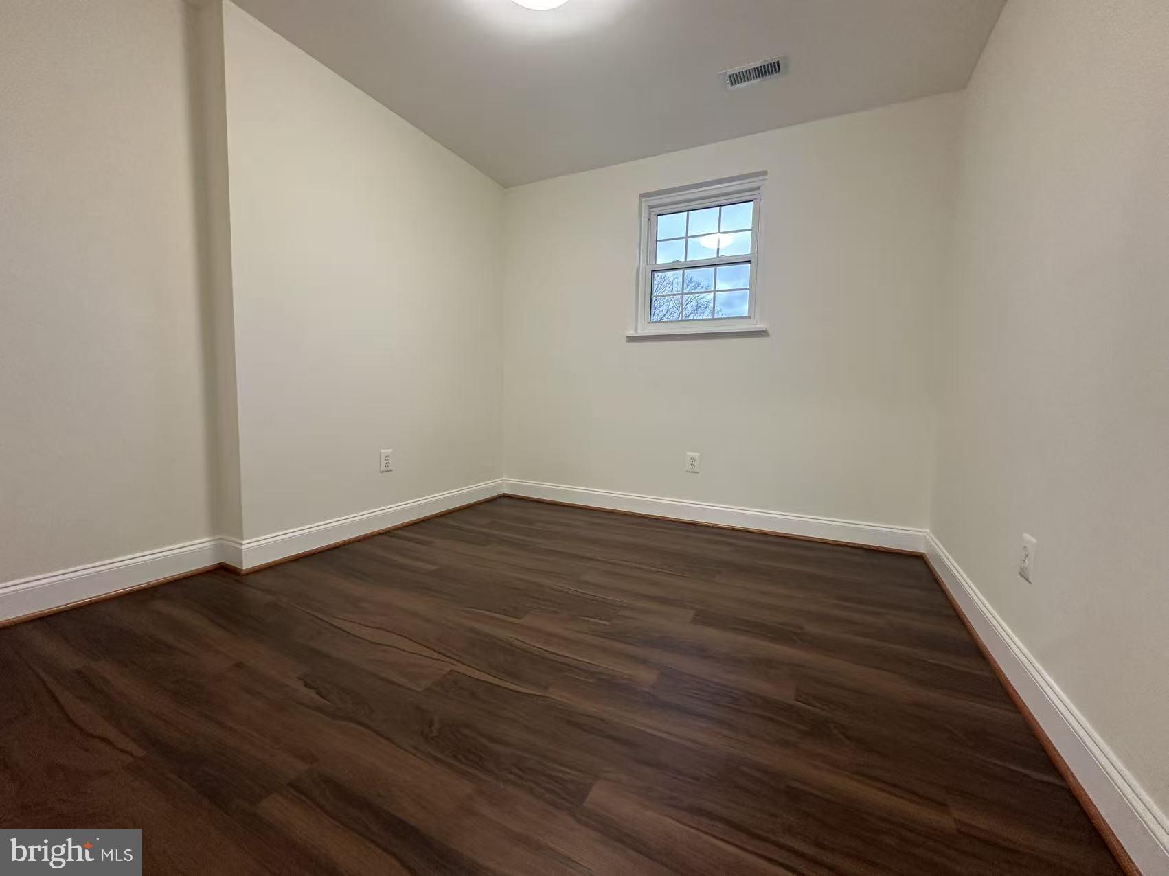 WOODBRIDGE VALLEY - Residential