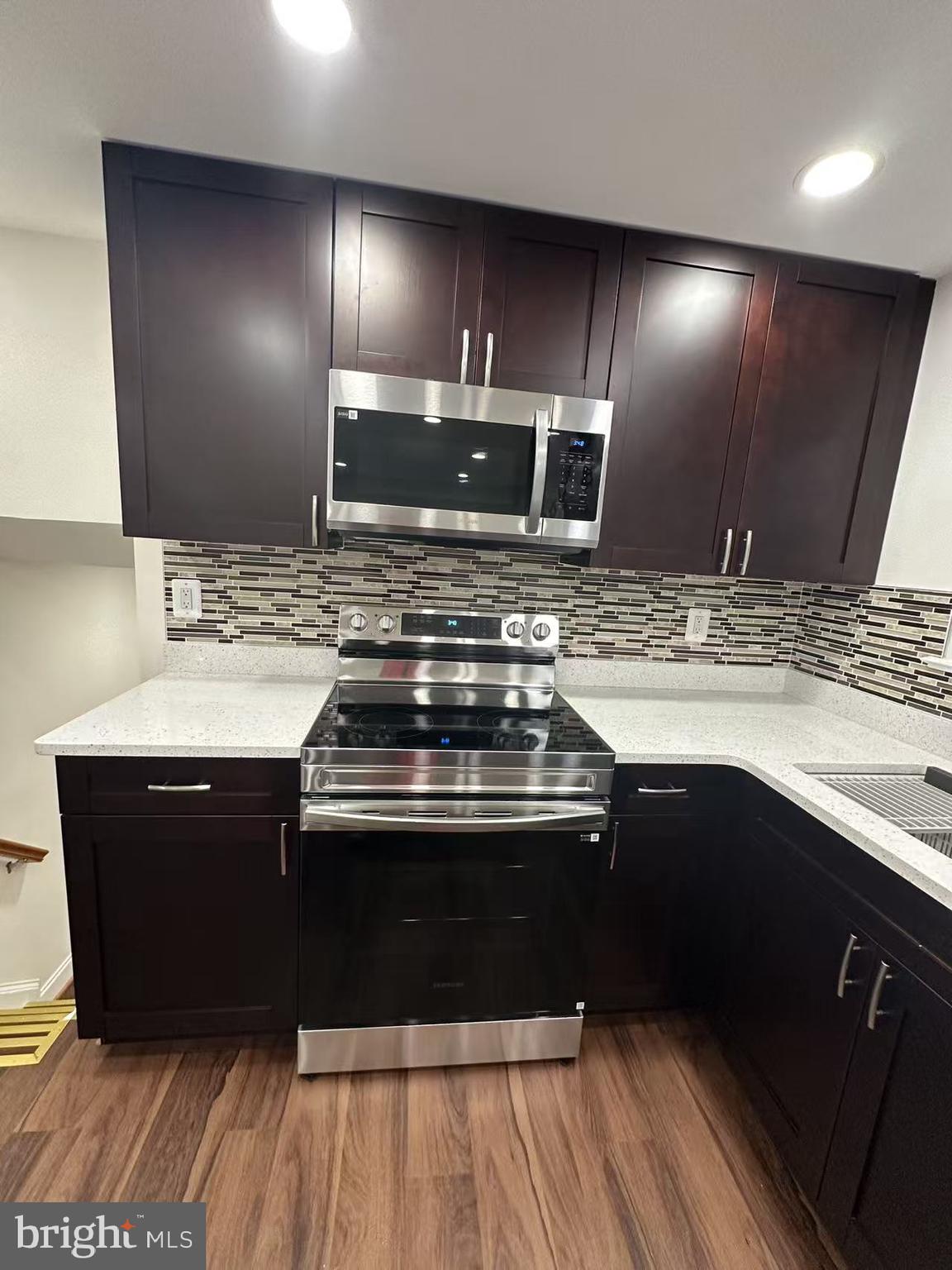 WOODBRIDGE VALLEY - Residential