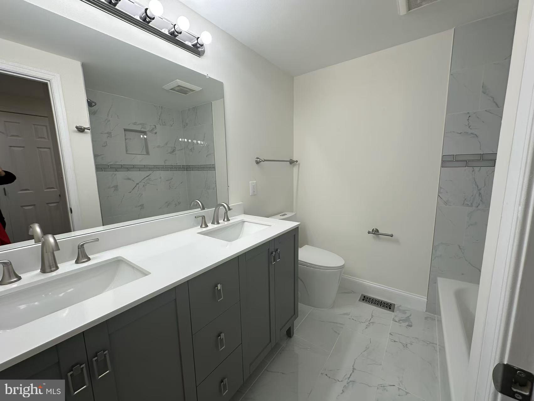 WOODBRIDGE VALLEY - Residential