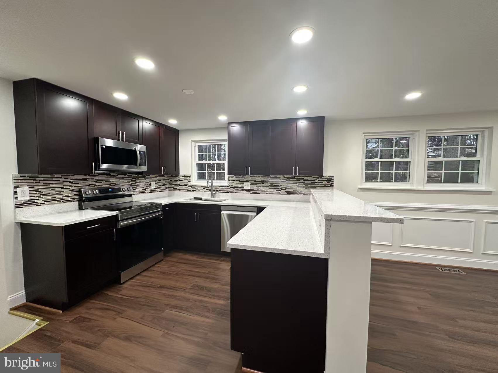 WOODBRIDGE VALLEY - Residential