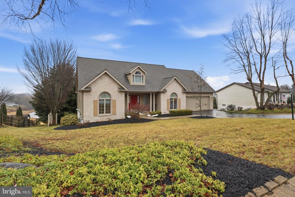Photo of 70 Piston Court, STEWARTSTOWN, PA 17363 (MLS # PAYK2098660)
