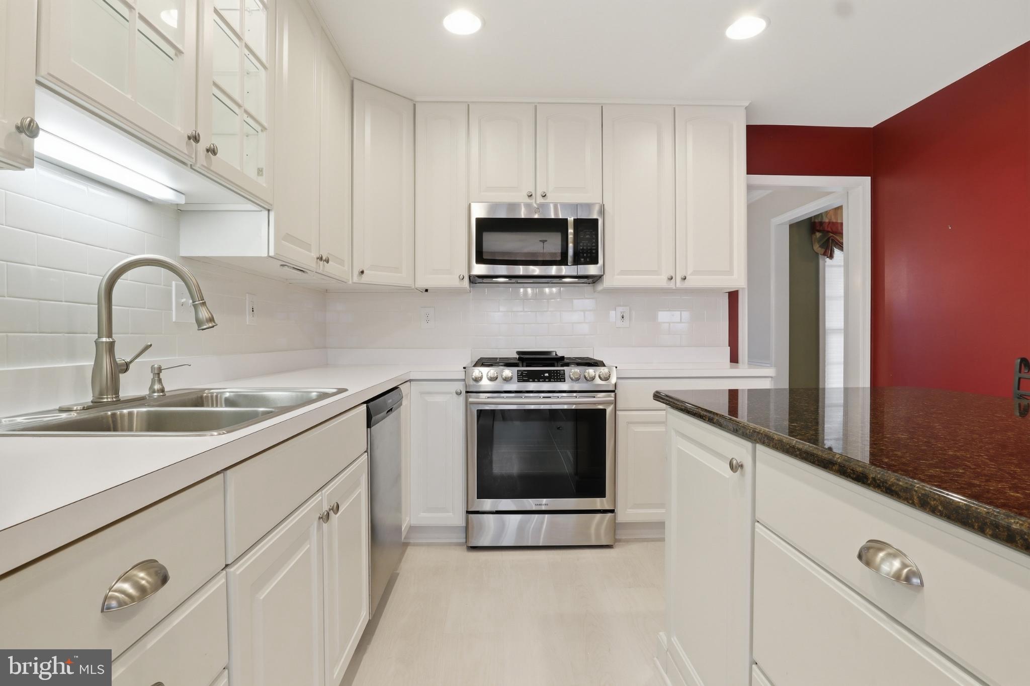 STEWARTSTOWN STATION - Residential