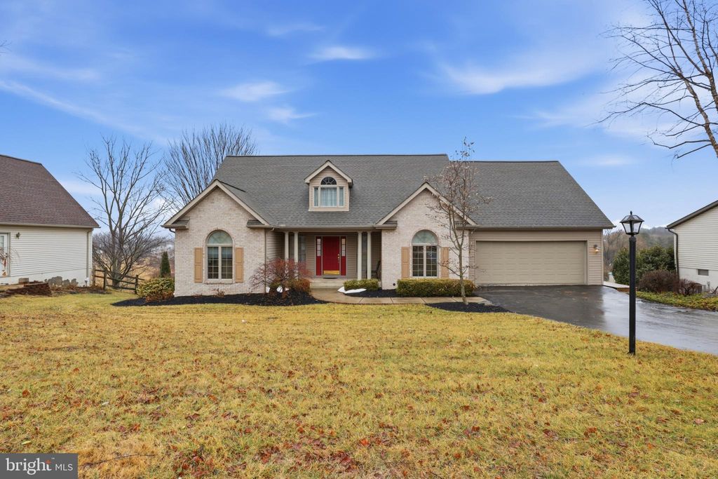 Photo of 70 Piston Court, STEWARTSTOWN, PA 17363 (MLS # PAYK2098660)