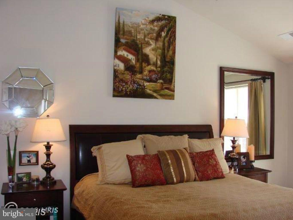 BROADLANDS SOUTH - Residential Lease