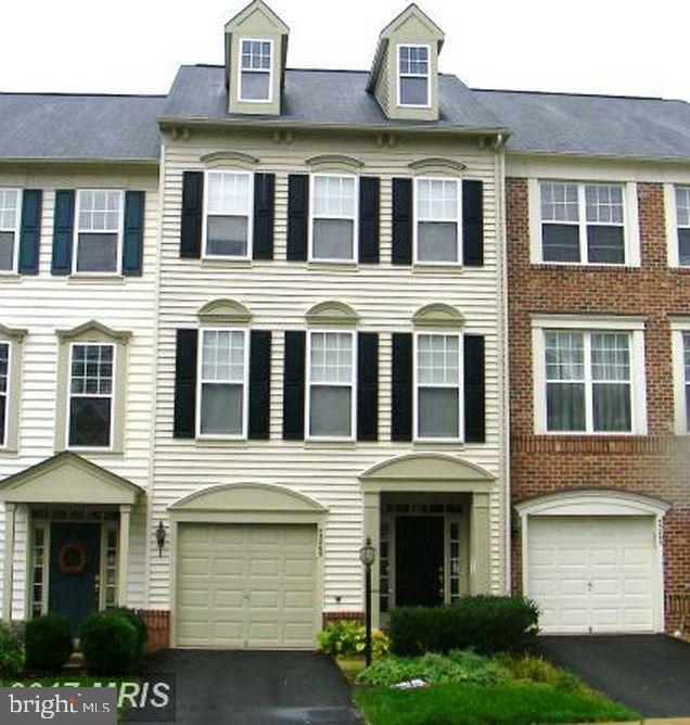 BROADLANDS SOUTH - Residential Lease