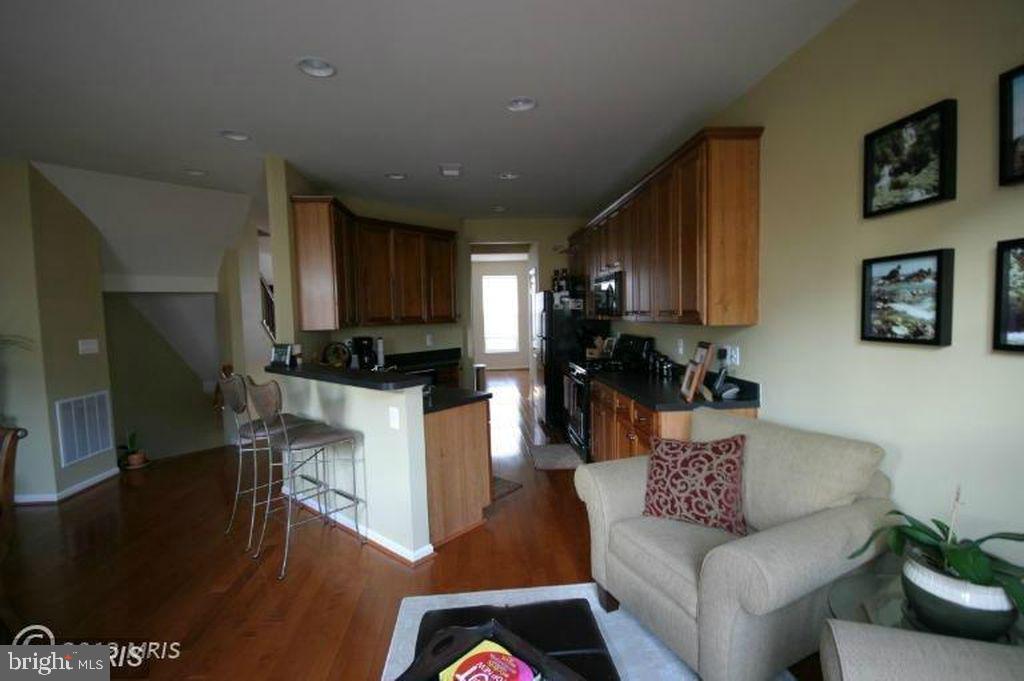 BROADLANDS SOUTH - Residential Lease