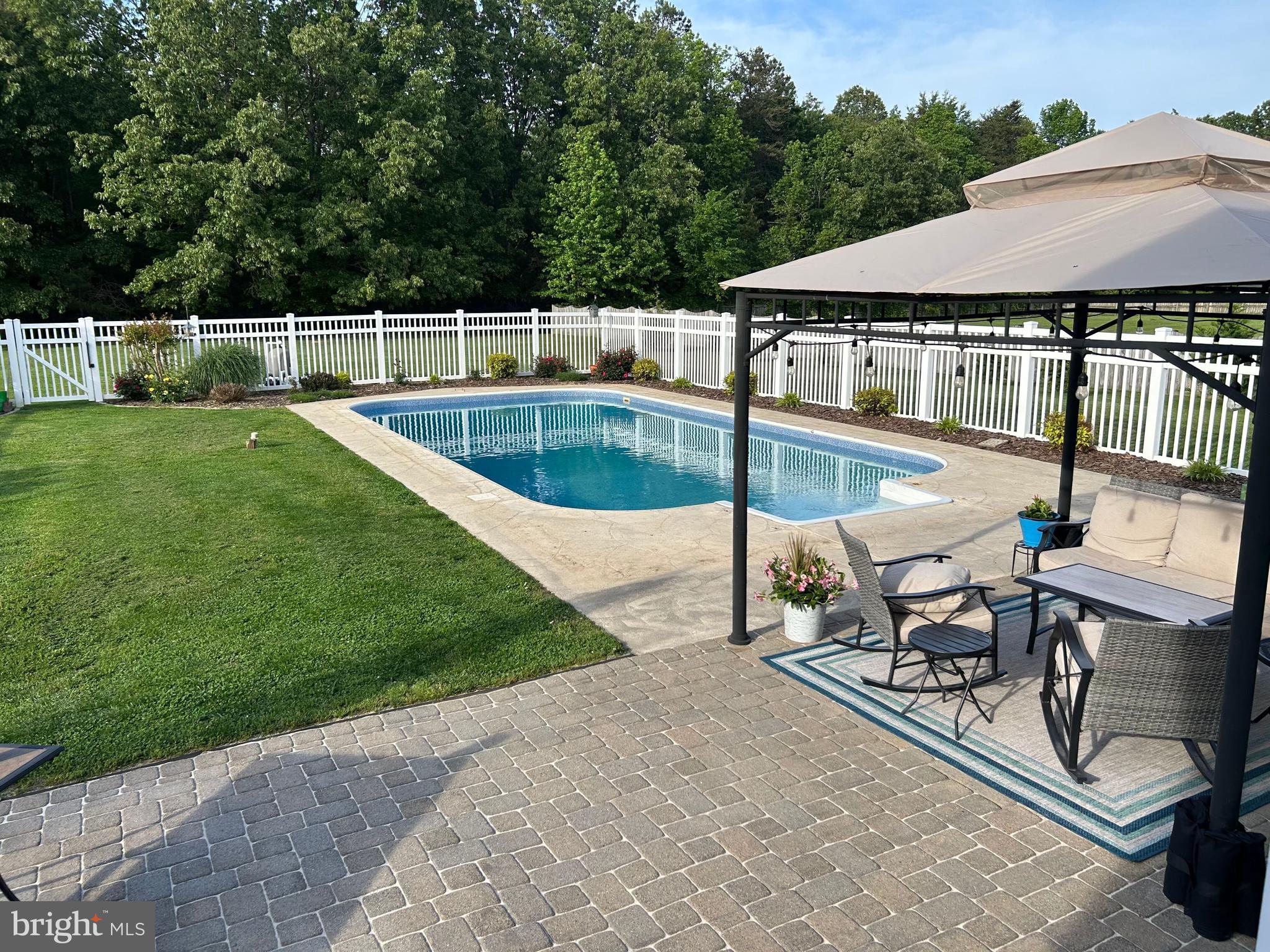 HILLMEADE - Residential