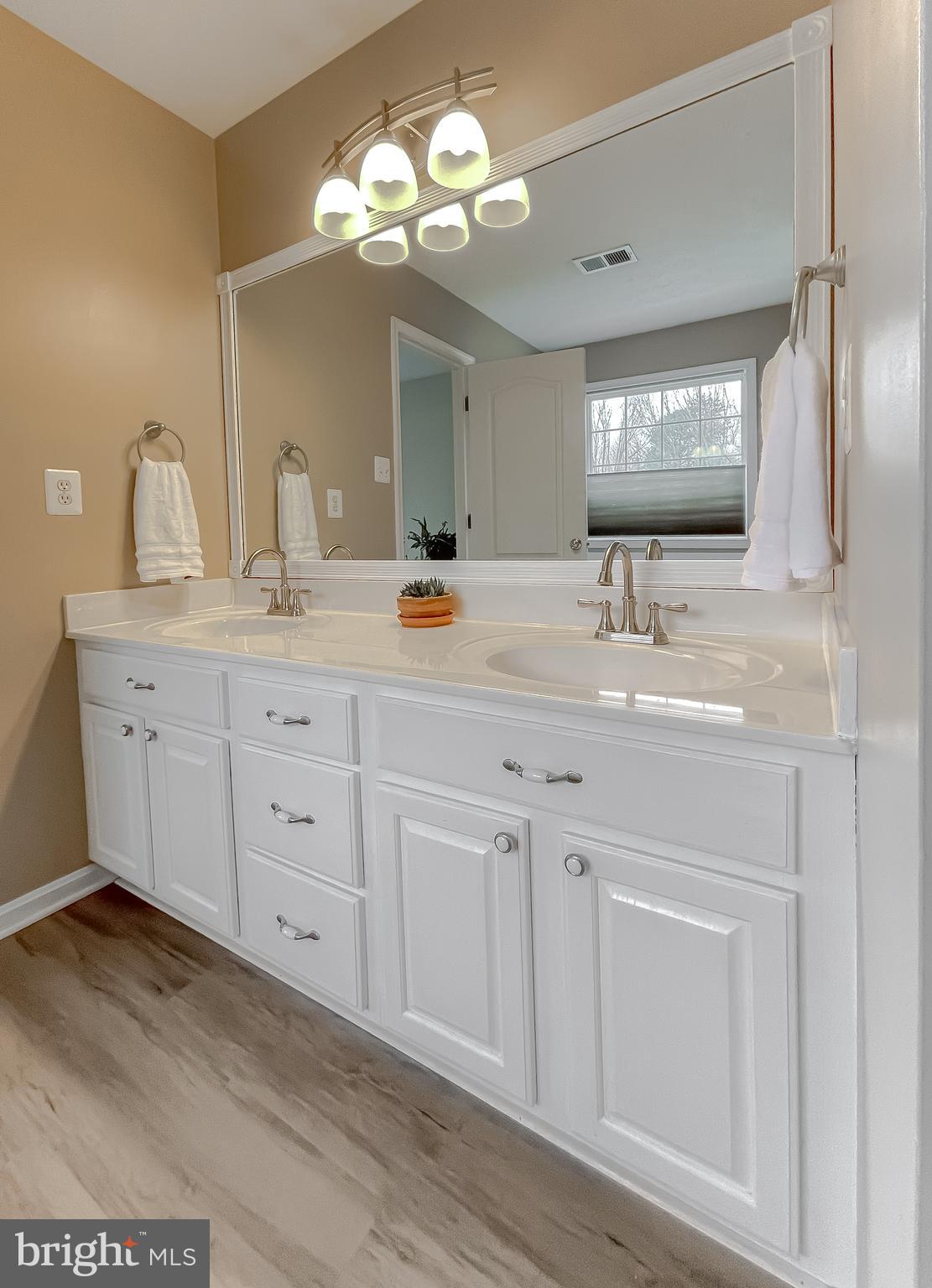 HILLMEADE - Residential