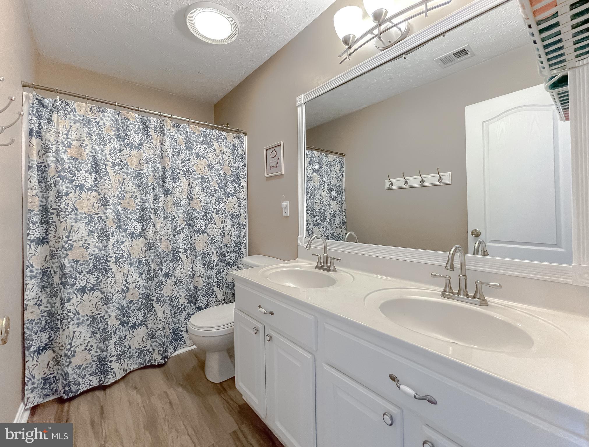 HILLMEADE - Residential