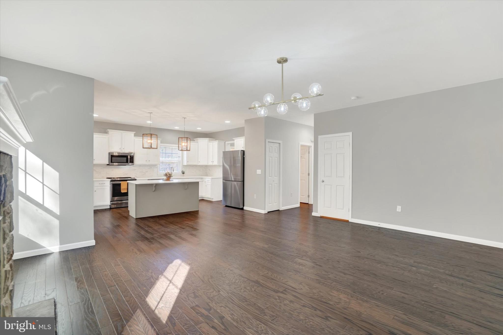 ROCKVILLE ESTATES - Residential