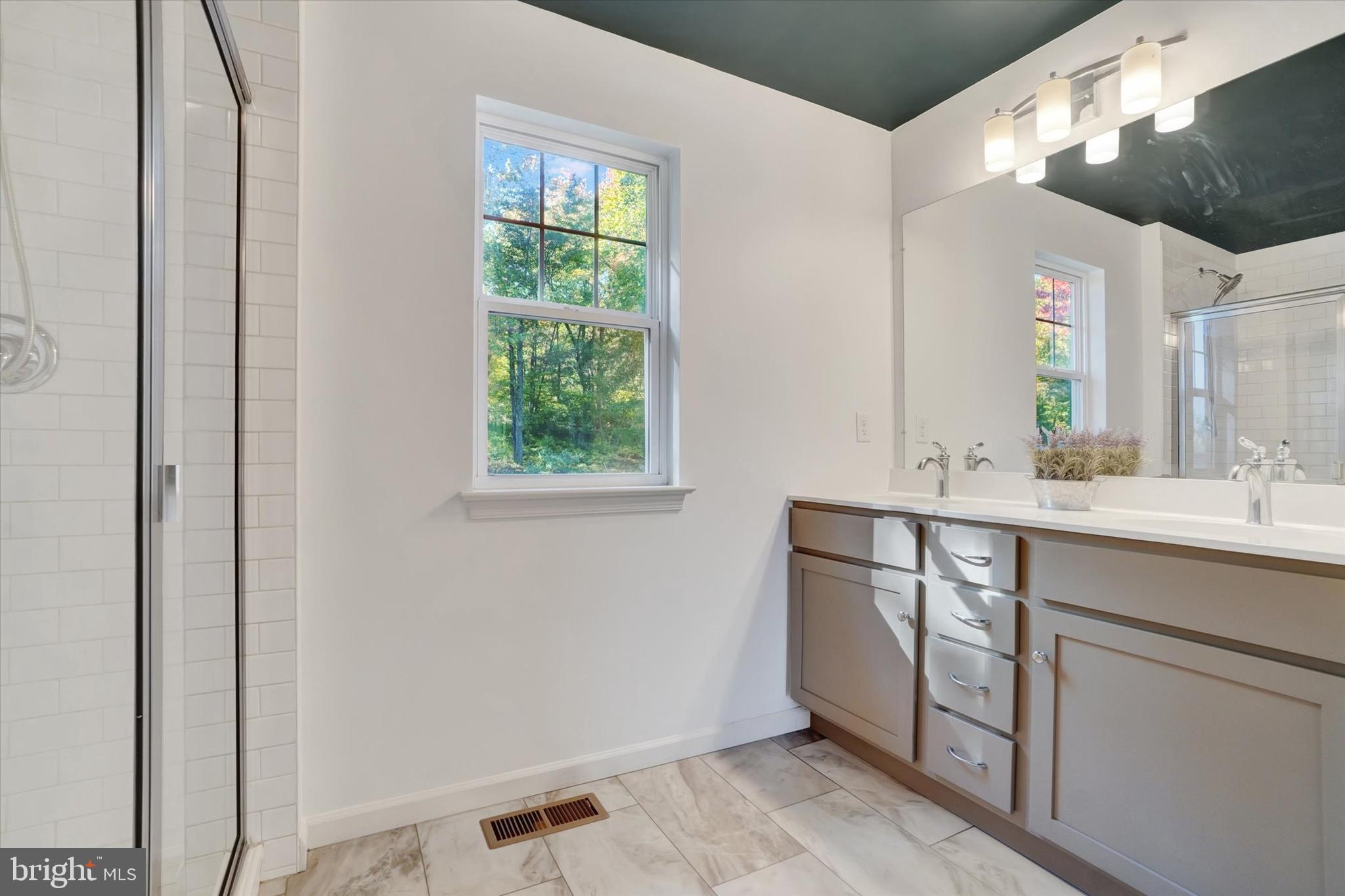 ROCKVILLE ESTATES - Residential