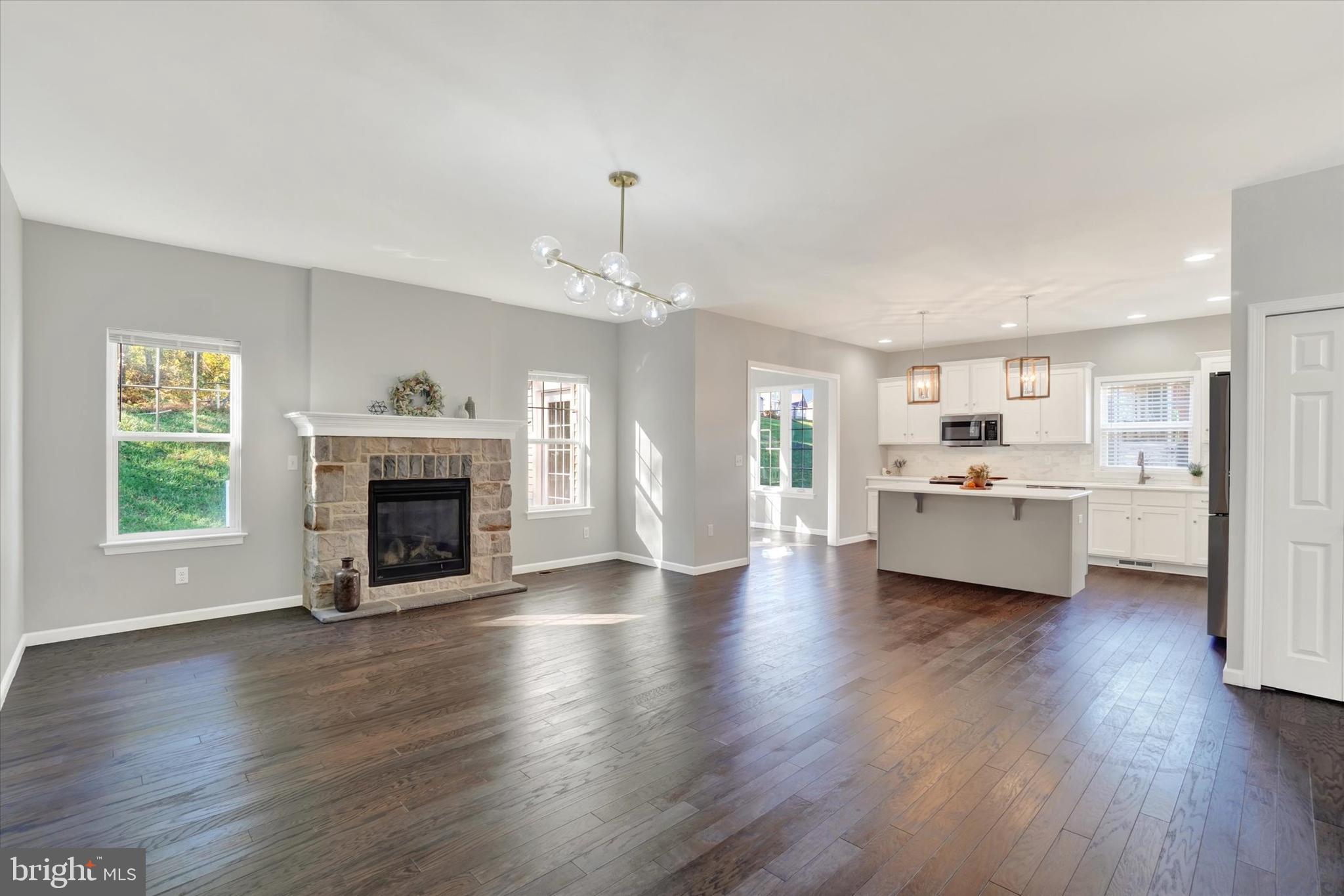 ROCKVILLE ESTATES - Residential