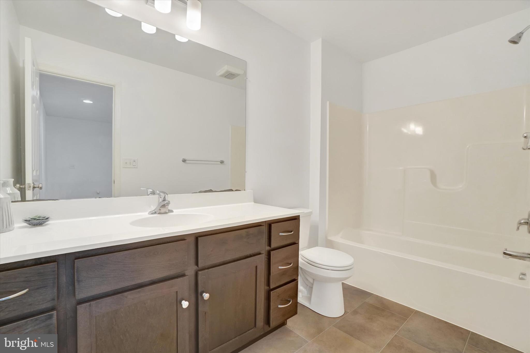 ROCKVILLE ESTATES - Residential