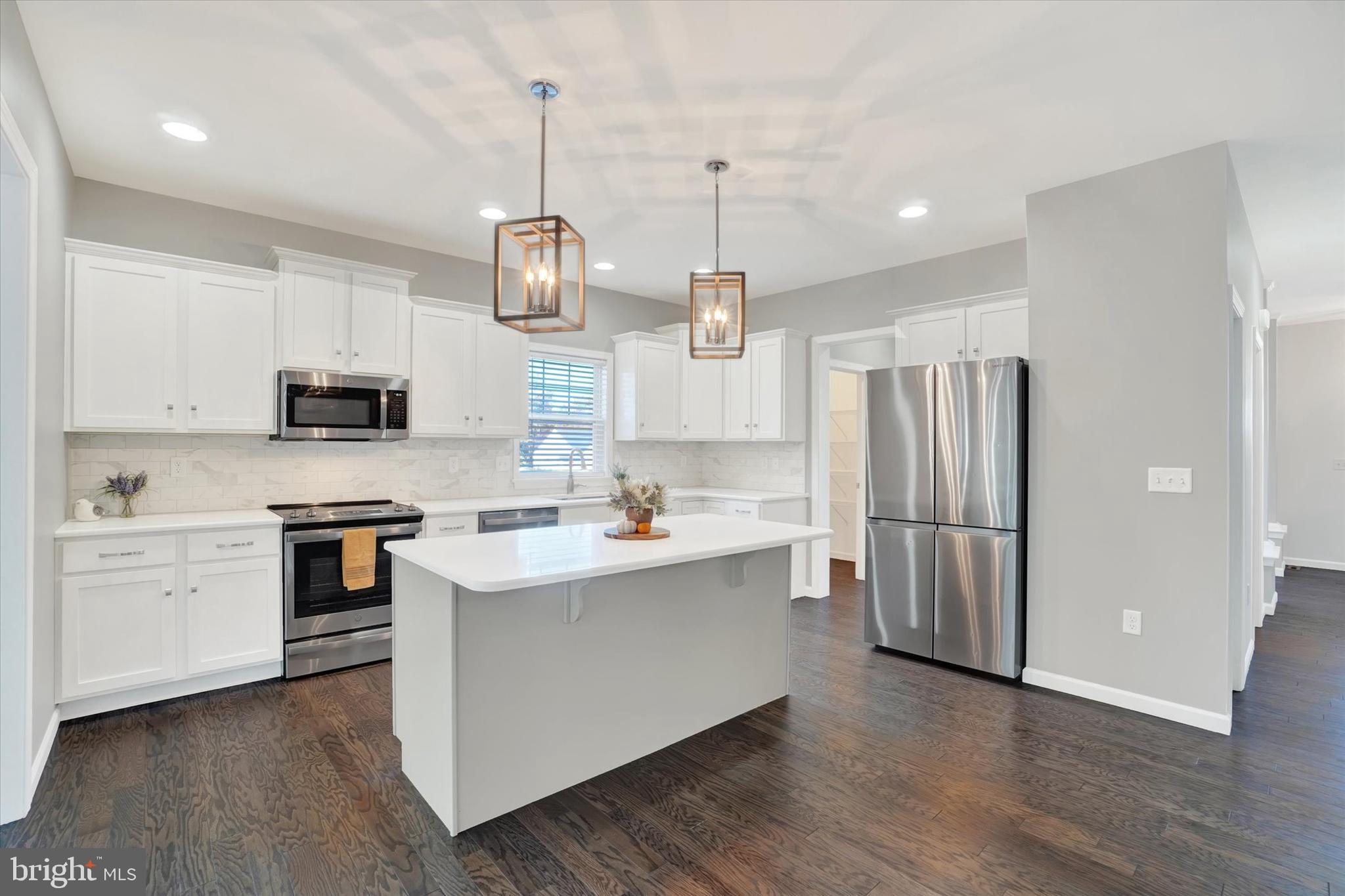 ROCKVILLE ESTATES - Residential