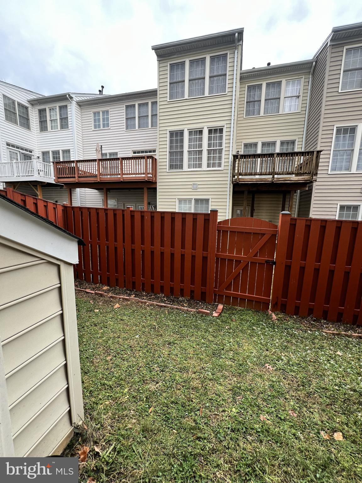 LORTON VALLEY NORTH - Residential Lease