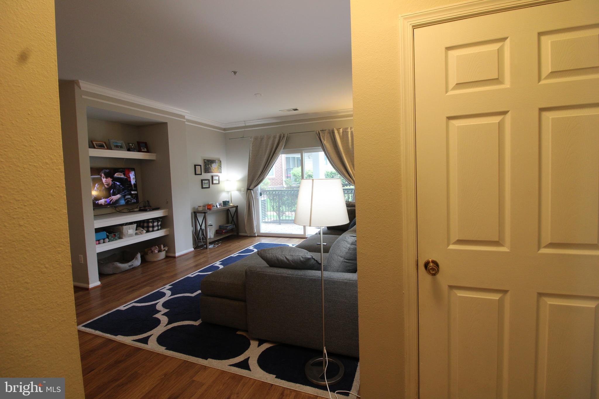 1570 SPRING GATE DRIVE 7108