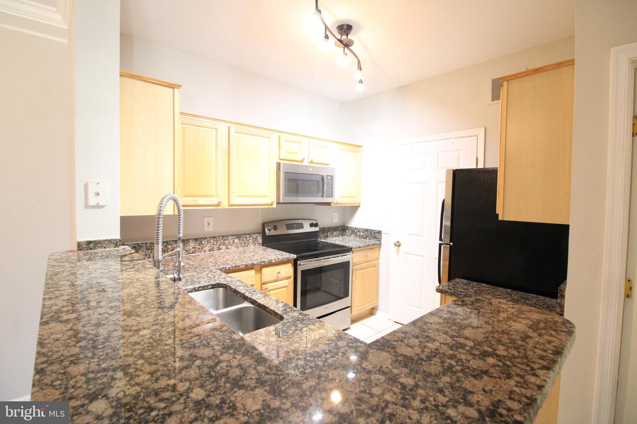 1570 SPRING GATE DRIVE 7108