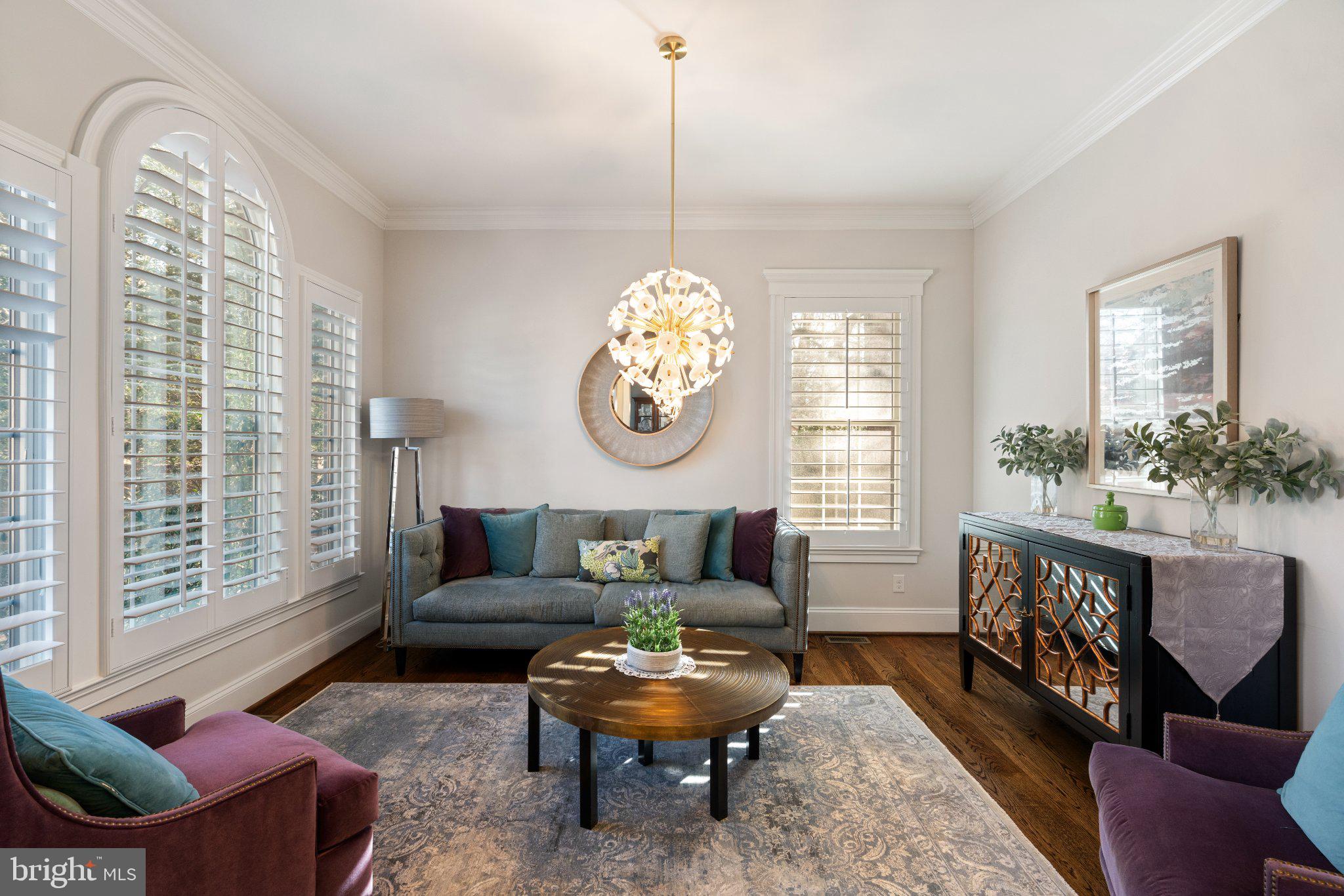1604 COLONIAL LANE