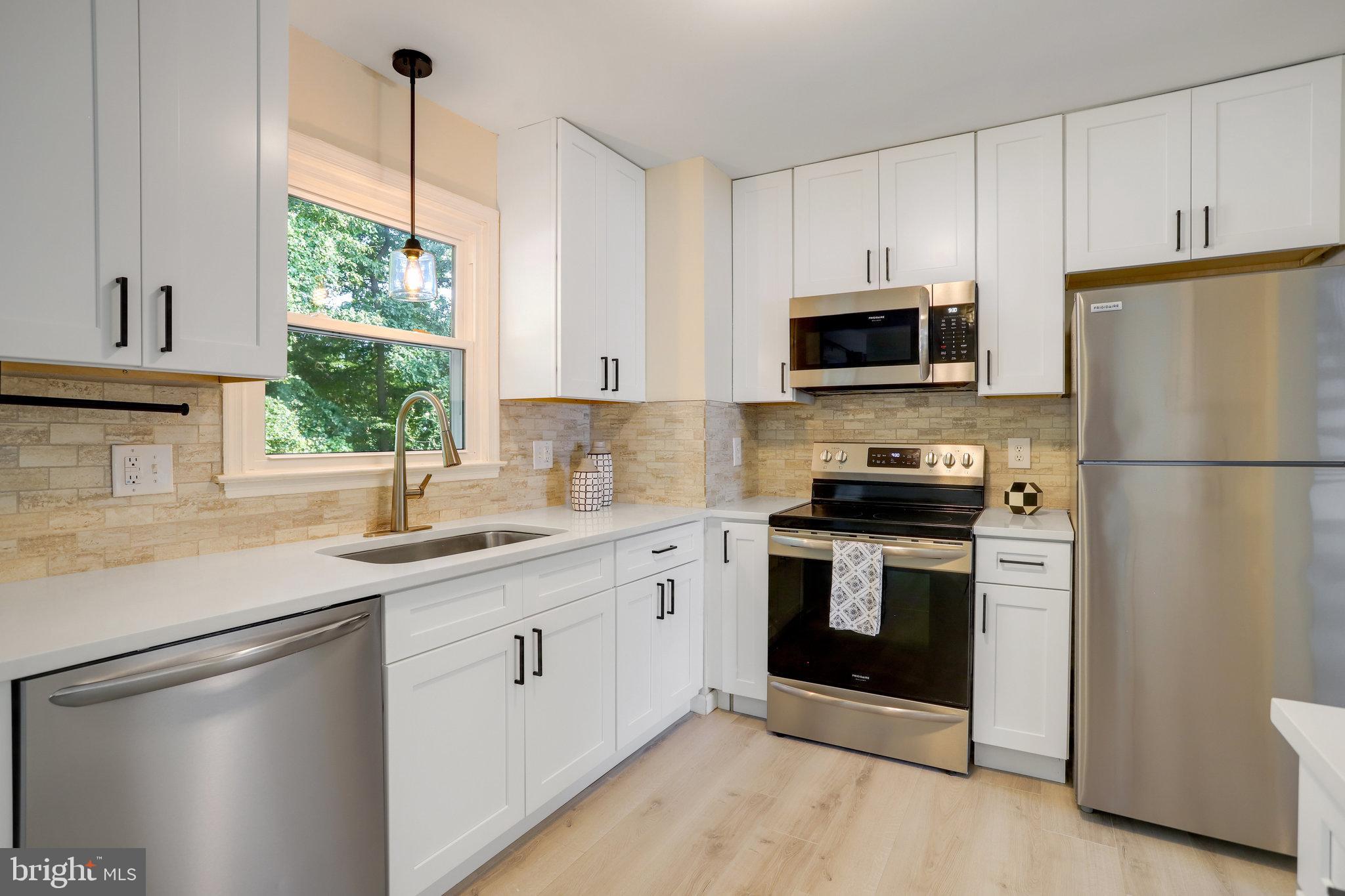 HANSON OAKS - Residential