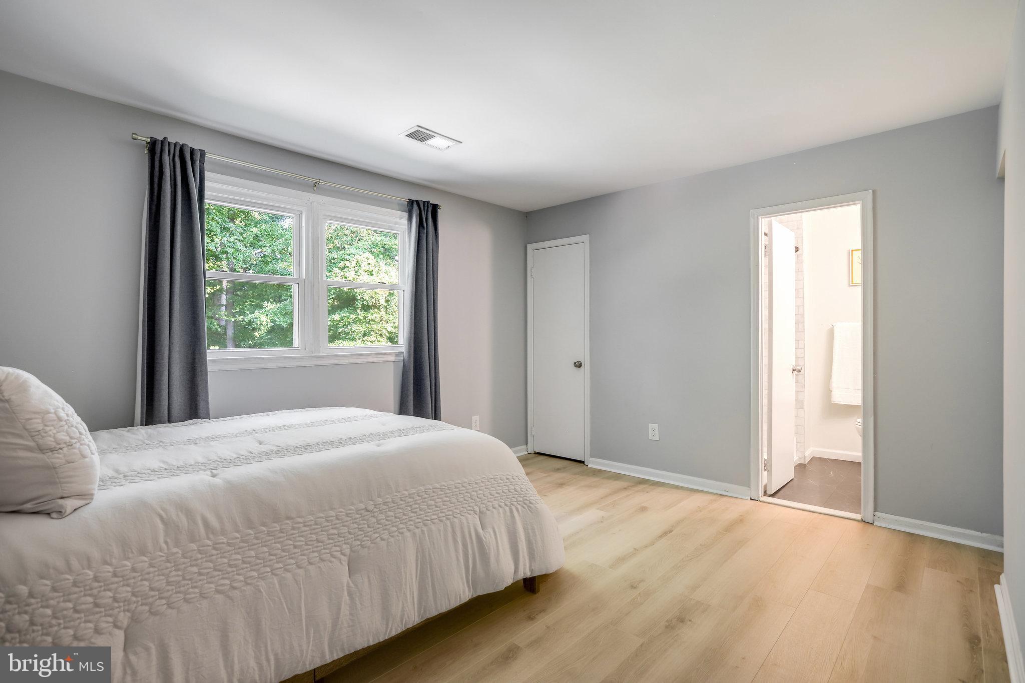 HANSON OAKS - Residential