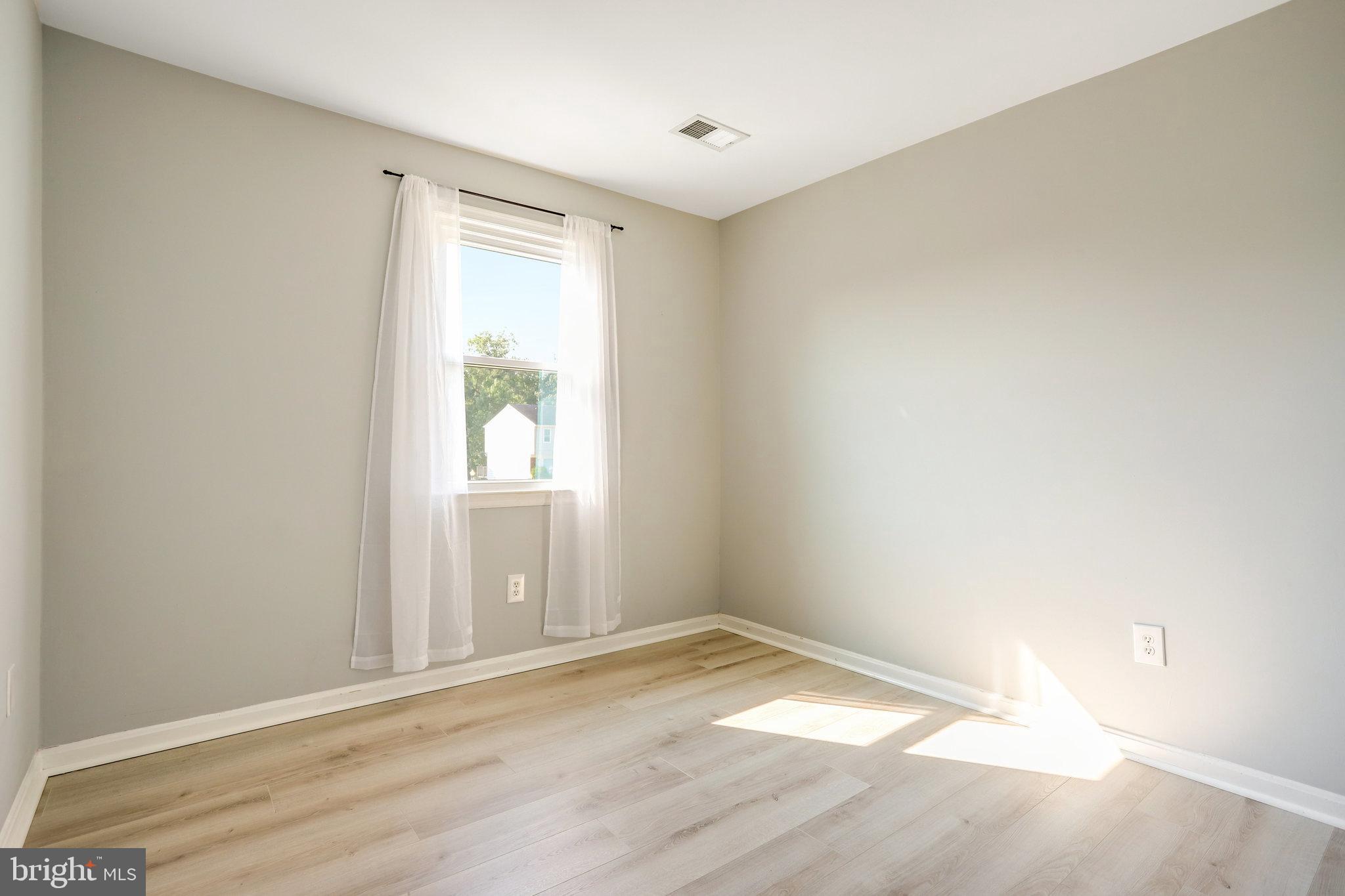 HANSON OAKS - Residential